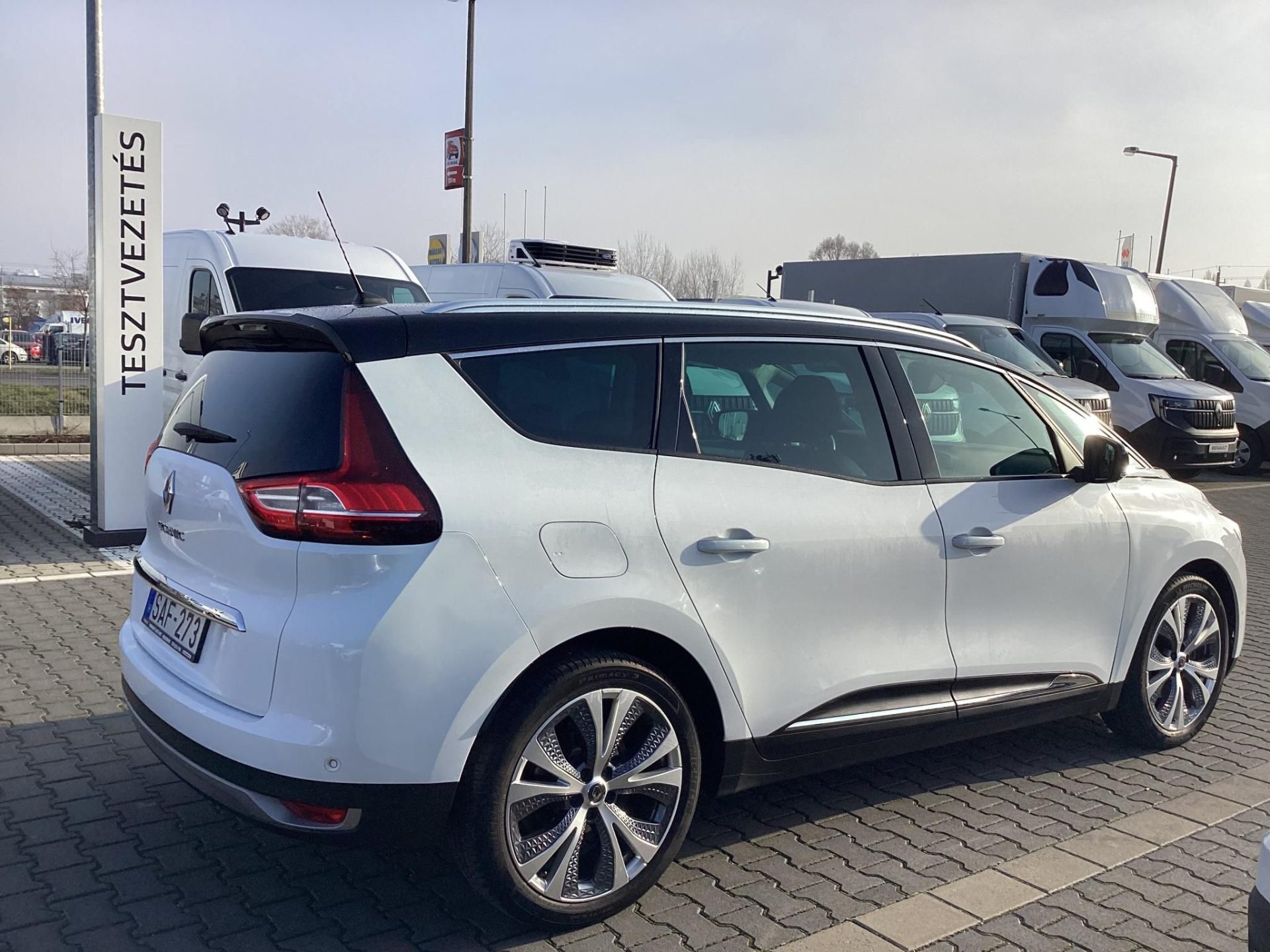 RENAULT GRAND SCENIC Scénic 1.3 TCe Intens (7 személyes ) EURO6.2 MO.-i!1.tul !28e km! NAVI/KAMERA+RADAR/KEYLESS-GO/ADAPTÍV TEMPOMAT/FŰTHETŐ ÜLÉS