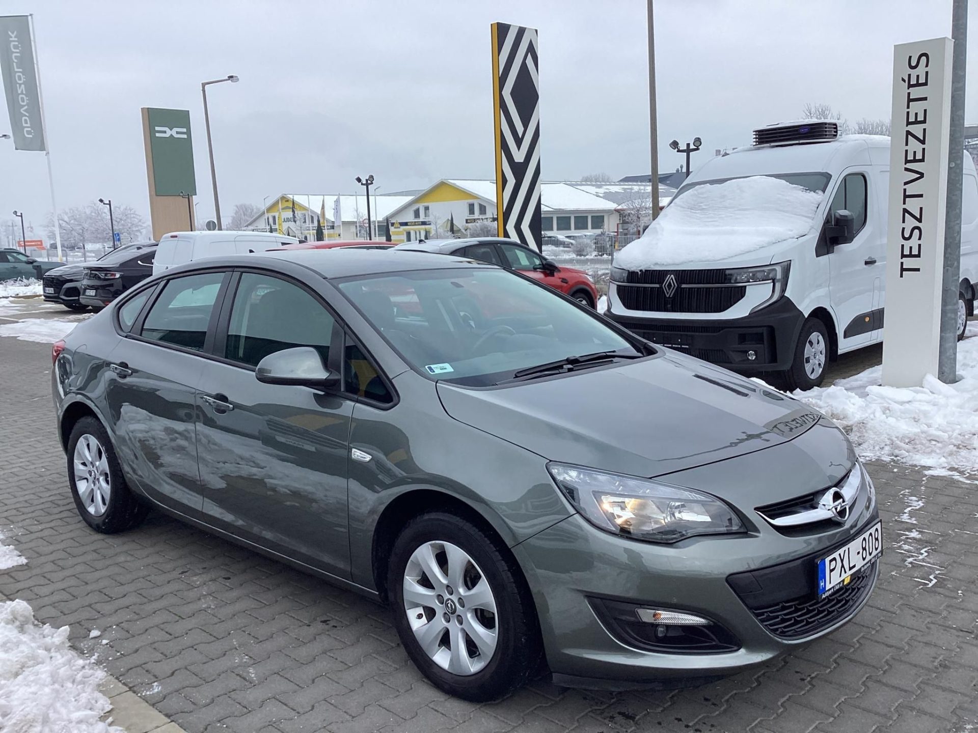 OPEL ASTRA J Sedan 1.6 Enjoy EURO6 69e km ! ÜLÉSFŰTÉS/HOROG/TEMPOMAT/PAJZS VÉDELEM !