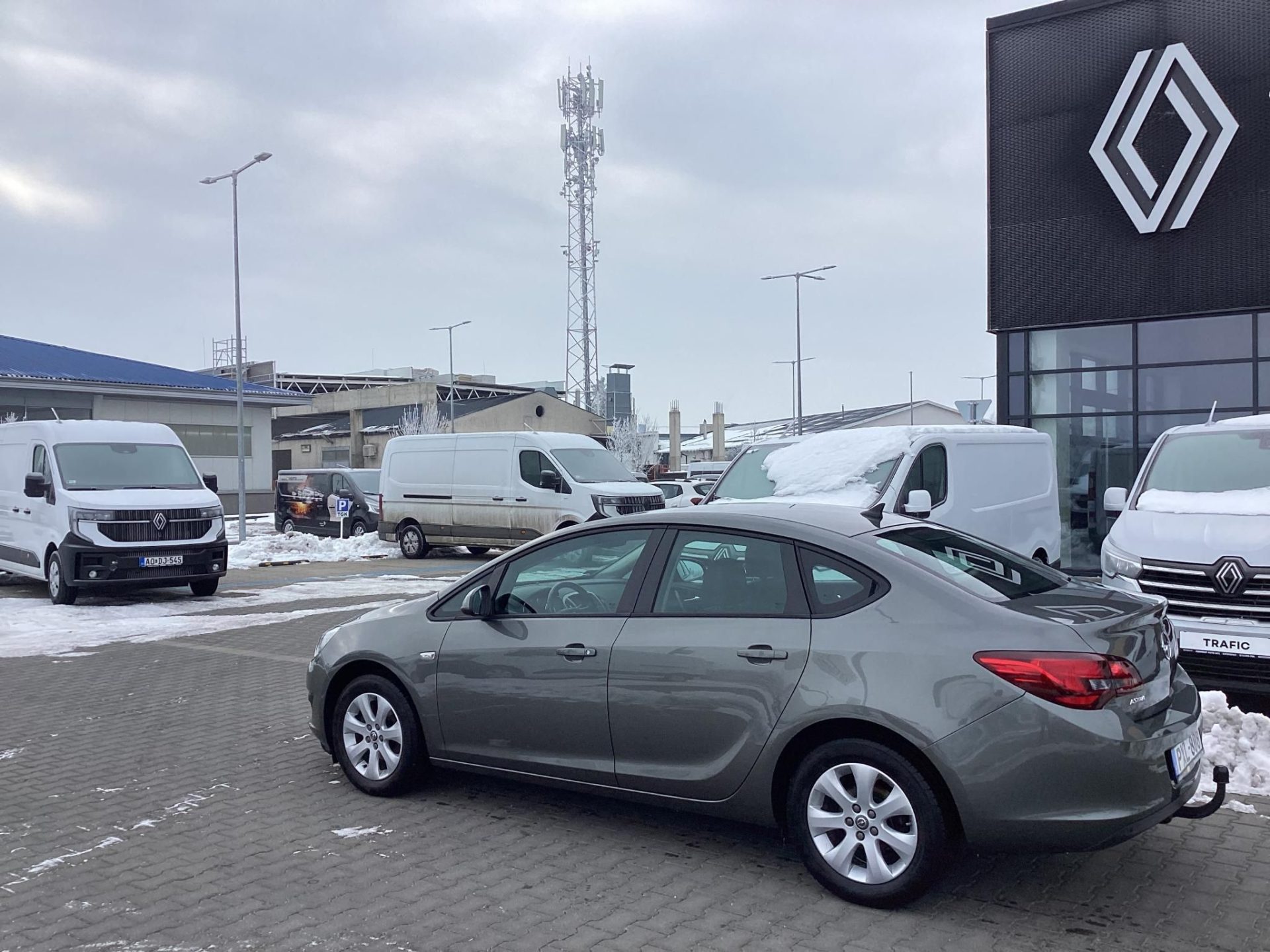 OPEL ASTRA J Sedan 1.6 Enjoy EURO6 69e km ! ÜLÉSFŰTÉS/HOROG/TEMPOMAT/PAJZS VÉDELEM !