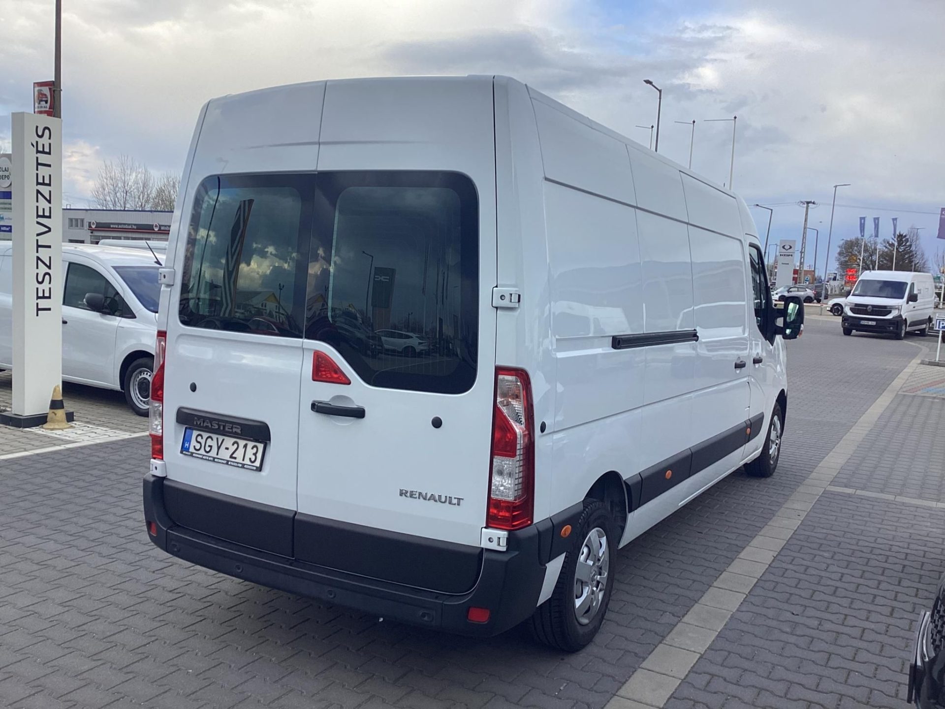 RENAULT MASTER 2.3 dCi 180 L3H2 3,5t Pack Comfort Mo.-i.1.tul.! 171e km !