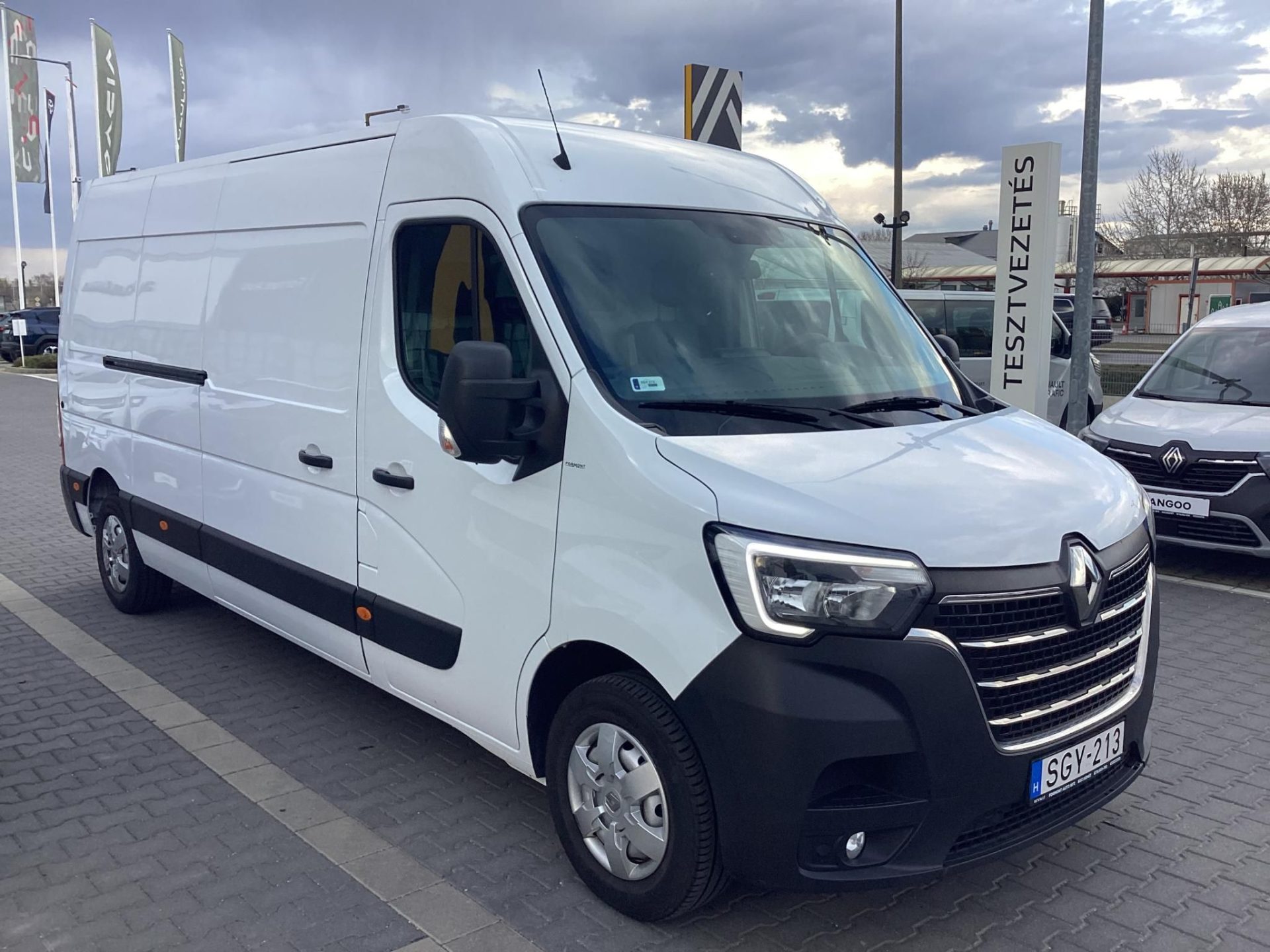 RENAULT MASTER 2.3 dCi 180 L3H2 3,5t Pack Comfort Mo.-i.1.tul.! 171e km !