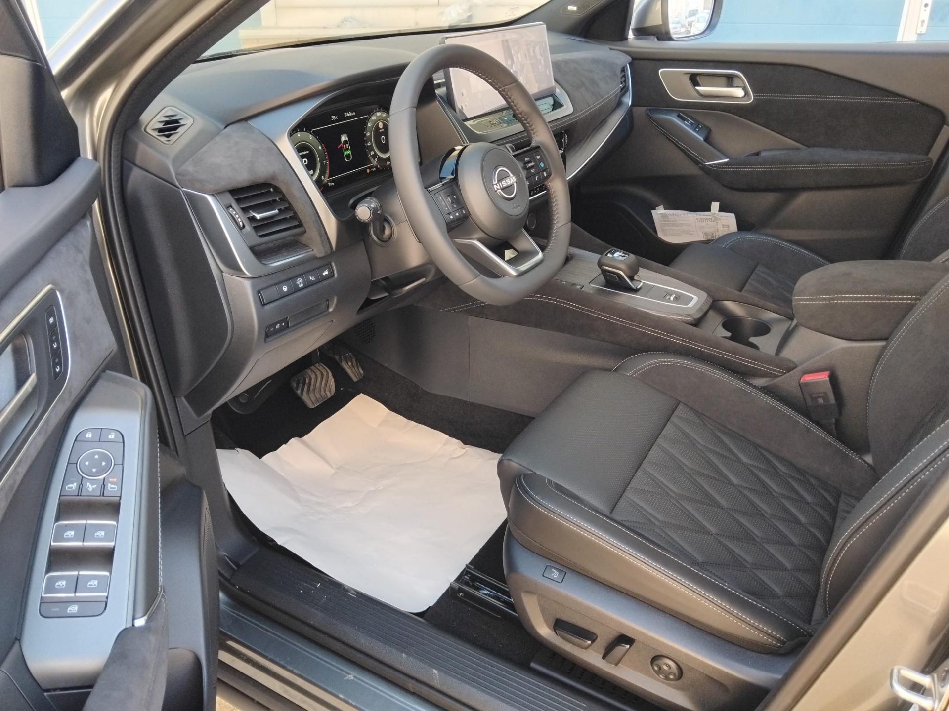 NISSAN QASHQAI 1.3 DIG-T Mild Tekna+ X-Tronic FULL EXTRA!!! MILLIÓS KEDVEZMÉNY!