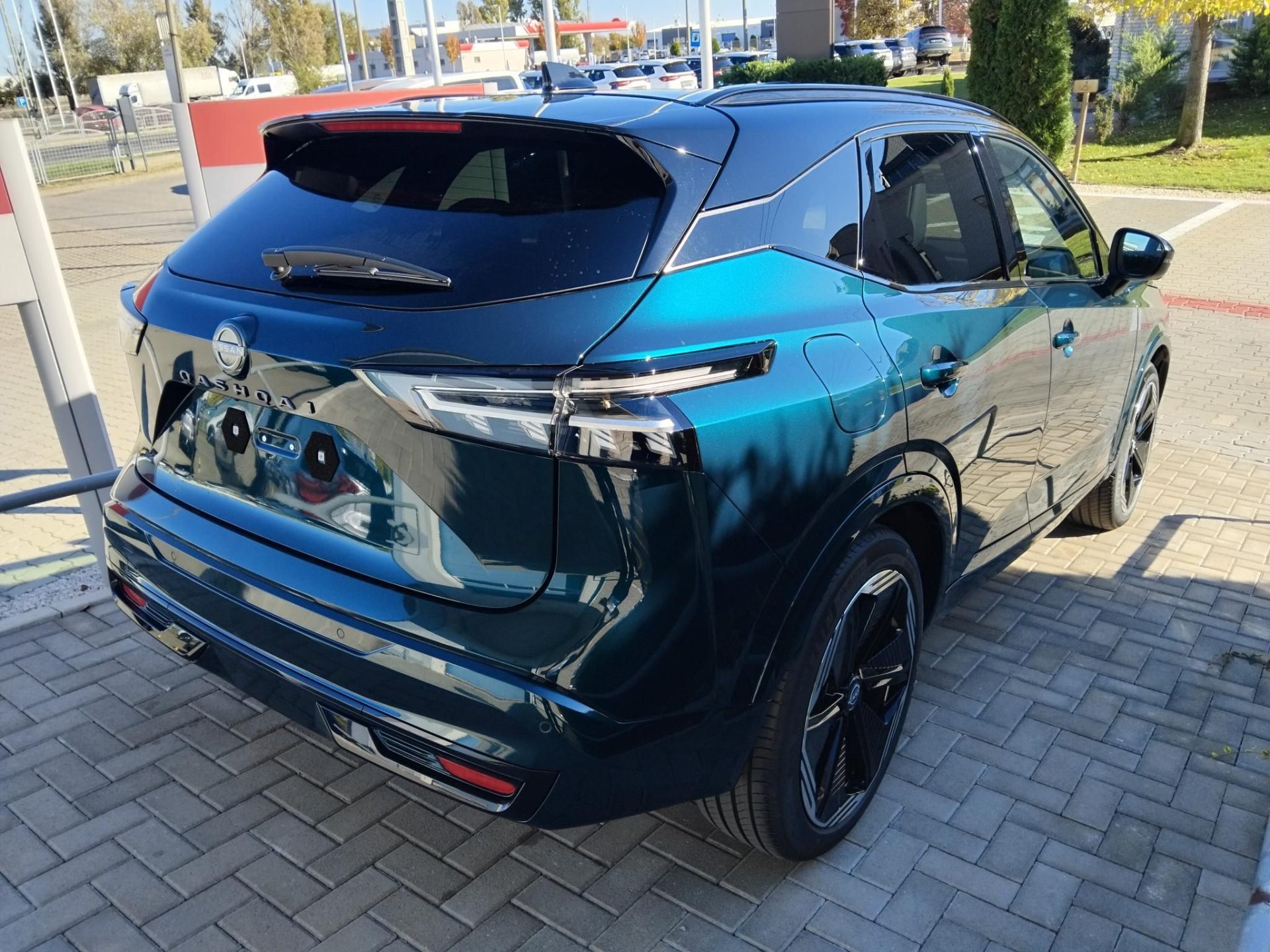 NISSAN QASHQAI 1.3 DIG-T Mild N-Design X-Tronic KÜLÖNLEGES FELSZERELTSÉG ÉS MÉLYÓCEÁN FÉNYEZÉS KÉSZLETRŐL !!!