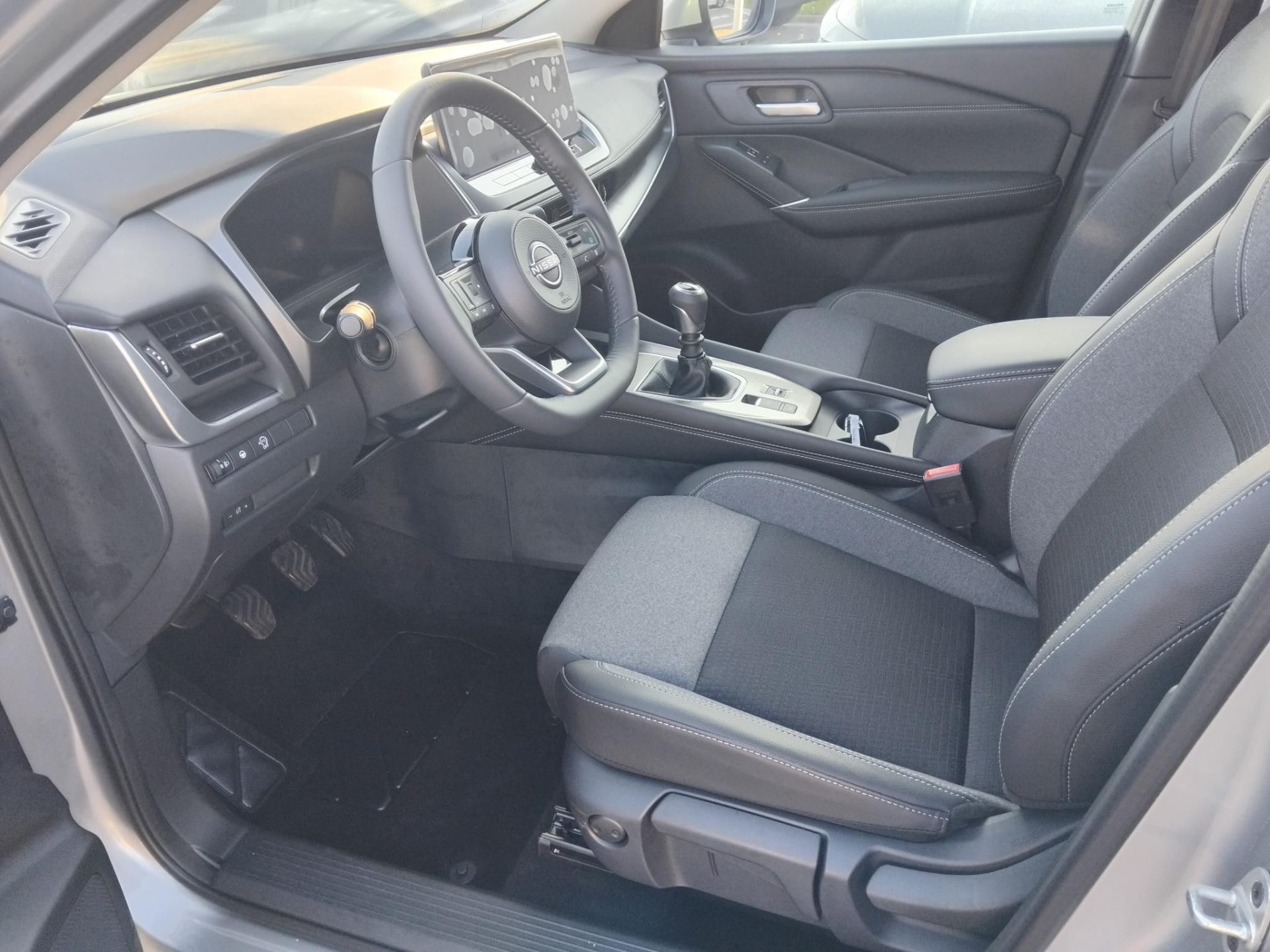 NISSAN QASHQAI 1.3 DIG-T Mild Hybrid N-Connecta MANUÁLIS VÁLTÓ+TÉLI CSOMAG+KÉSZLETRŐL!!!