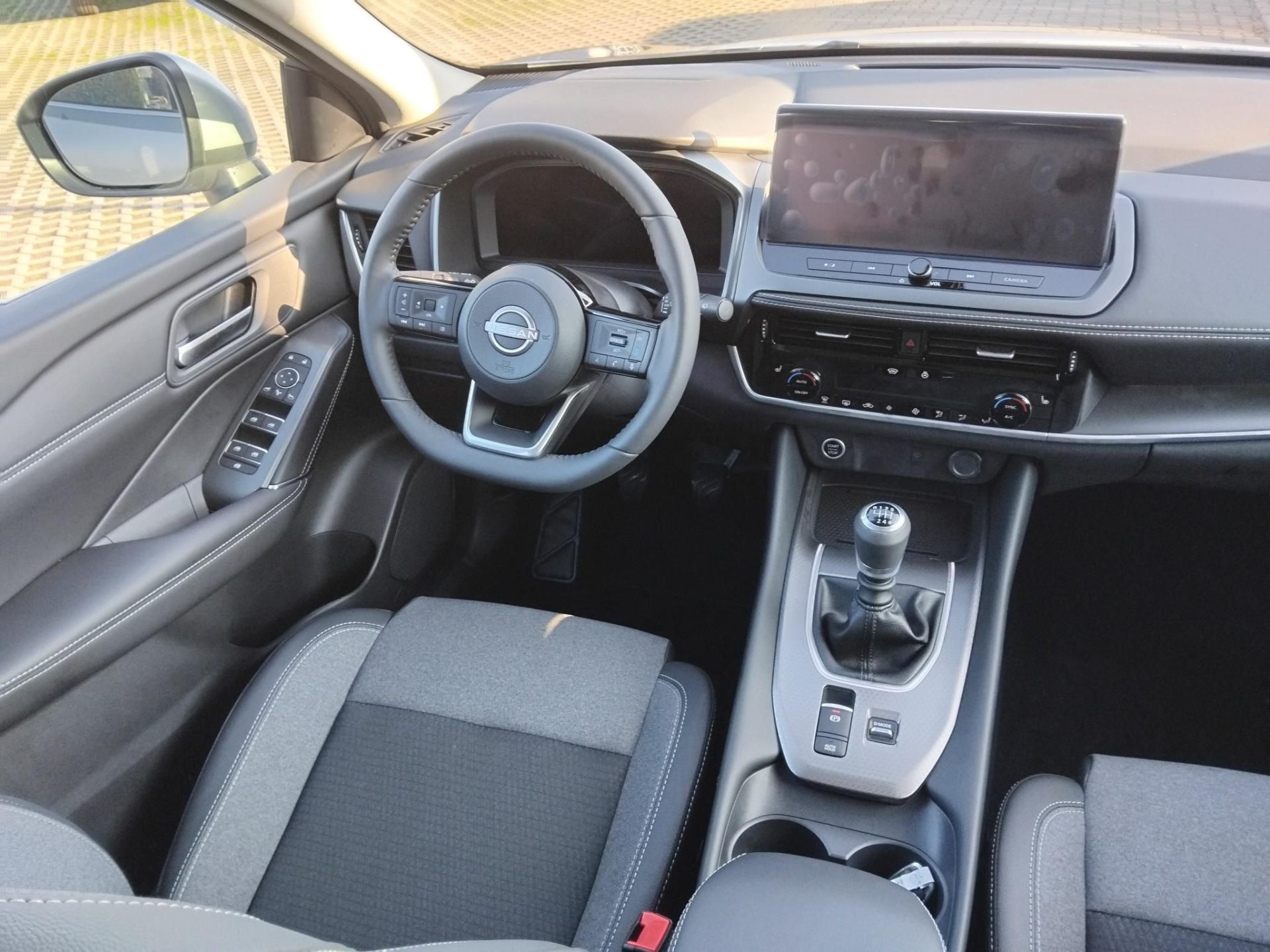 NISSAN QASHQAI 1.3 DIG-T Mild Hybrid N-Connecta MANUÁLIS VÁLTÓ+TÉLI CSOMAG+KÉSZLETRŐL!!!