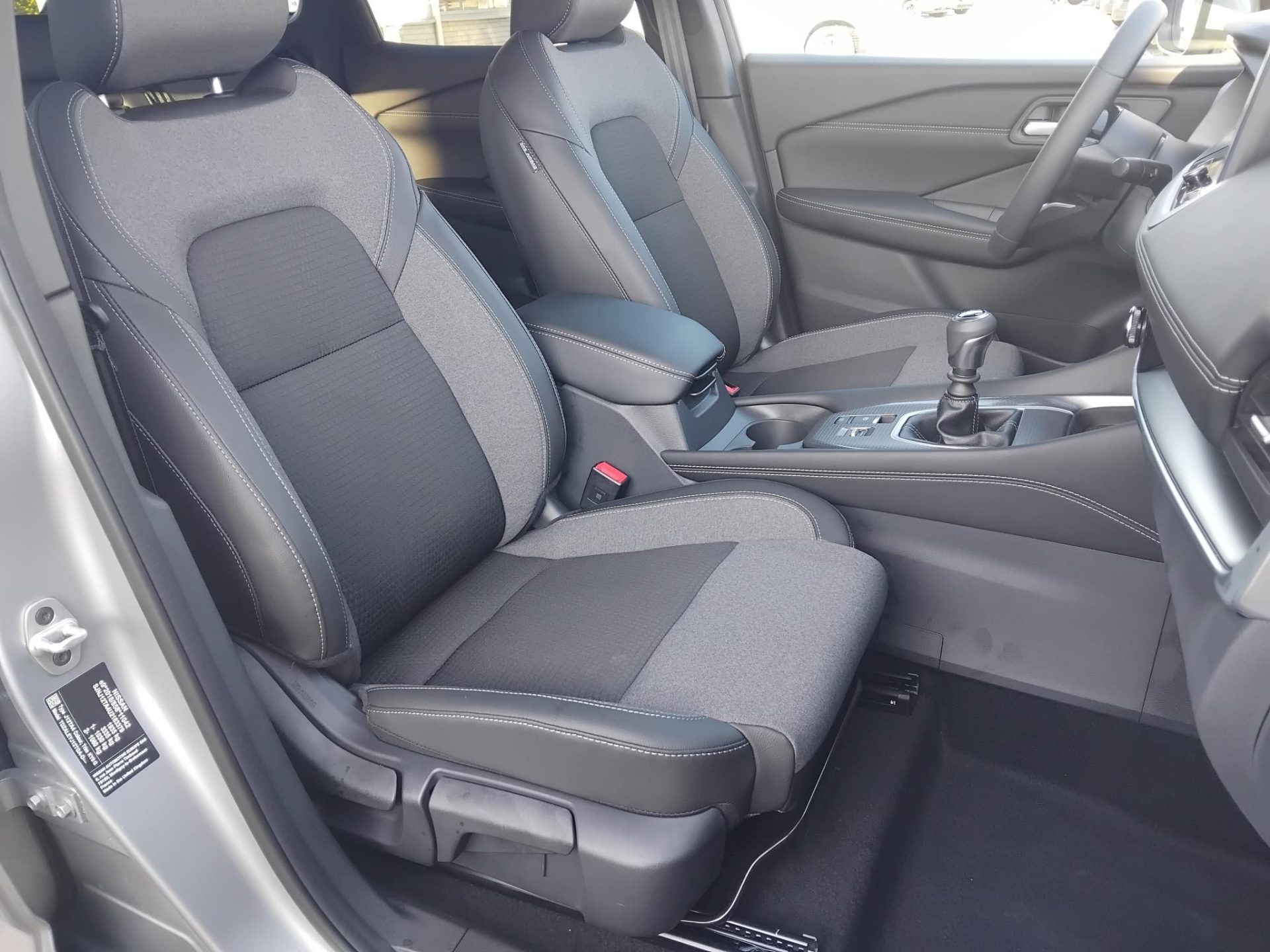 NISSAN QASHQAI 1.3 DIG-T Mild Hybrid N-Connecta MANUÁLIS VÁLTÓ+TÉLI CSOMAG+KÉSZLETRŐL!!!