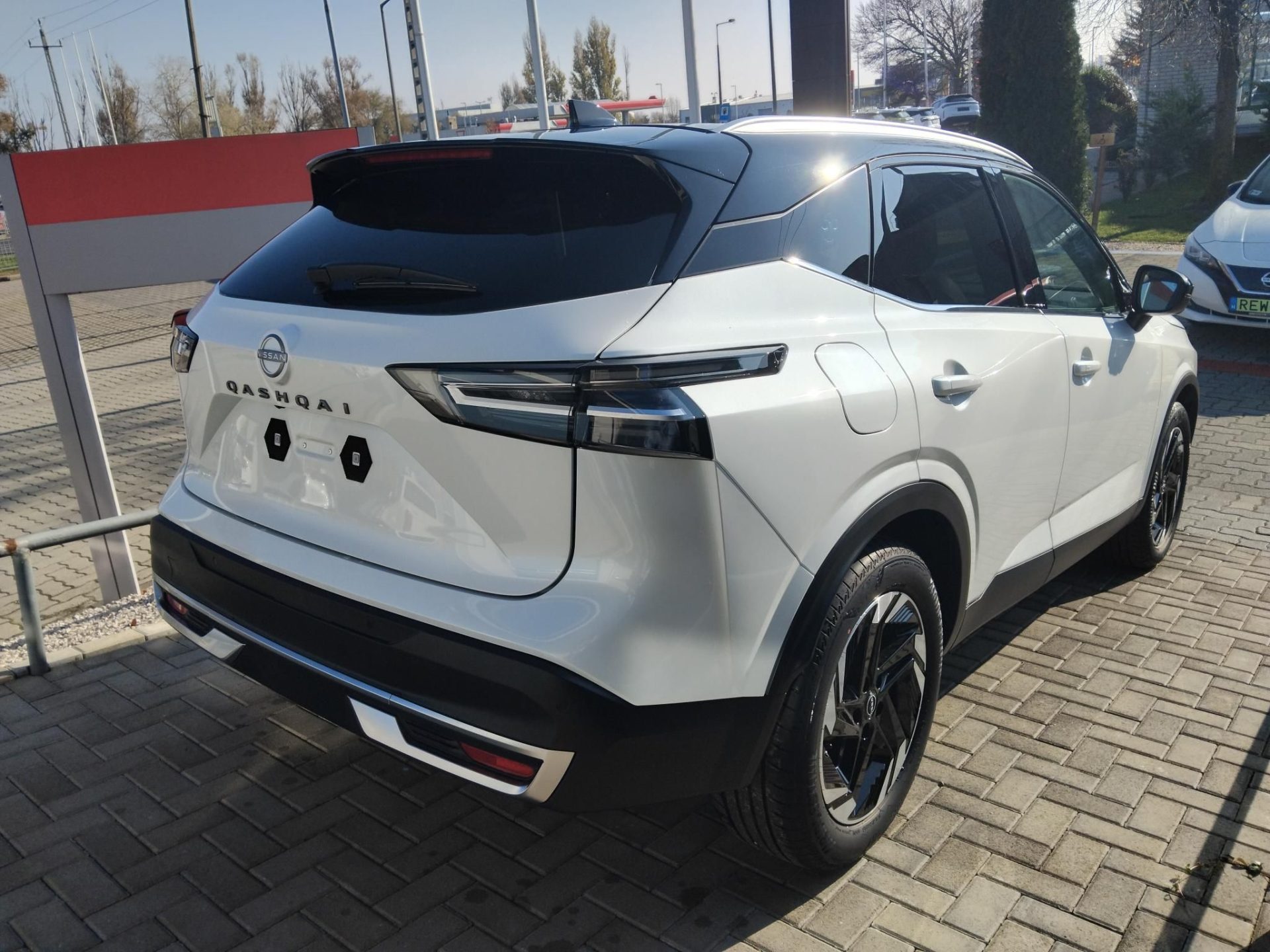 NISSAN QASHQAI 1.3 DIG-T Mild Hybrid N-Connecta X-Tronic MILLIÓS KEDVEZMÉNY!!! BI-COLOR+KÉSZLETRŐL!!!