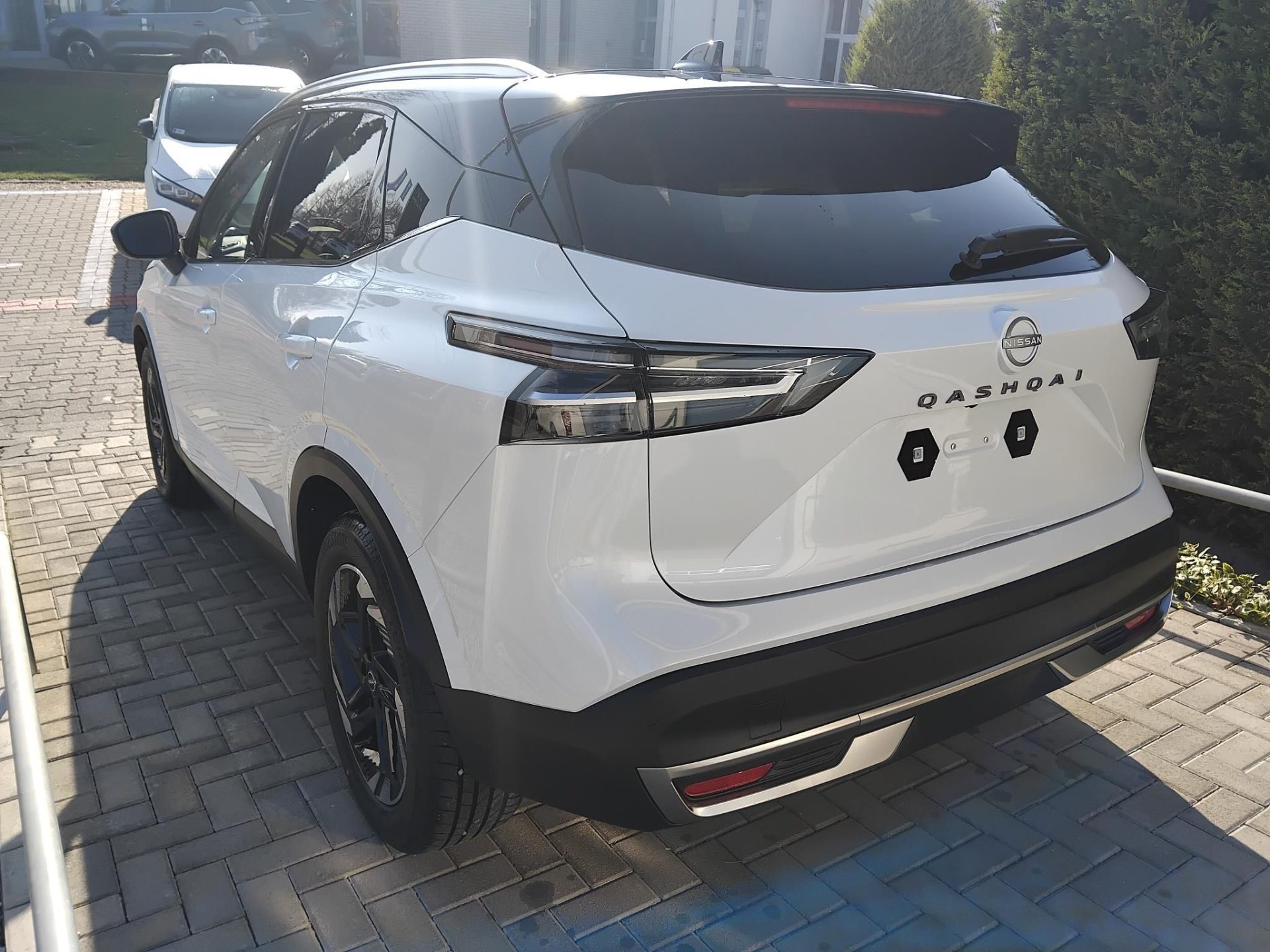 NISSAN QASHQAI 1.3 DIG-T Mild Hybrid N-Connecta X-Tronic MILLIÓS KEDVEZMÉNY!!! BI-COLOR+KÉSZLETRŐL!!!