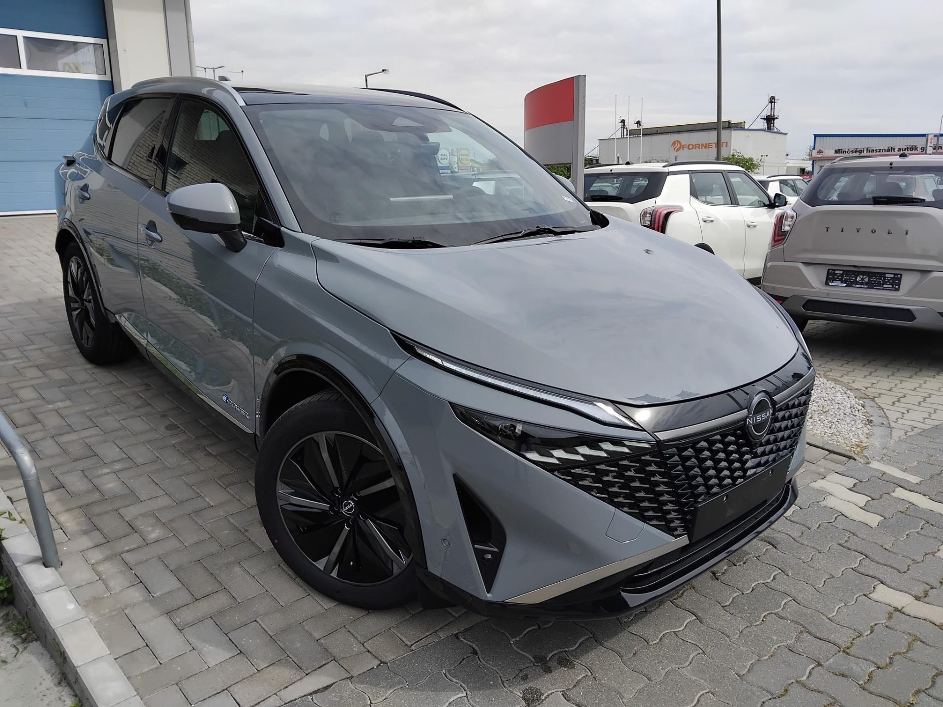 NISSAN QASHQAI 1.5 e-Power Tekna (Automata) MILLIÓS KEDVEZMÉNY!!! MAGASAN FELSZERELT KÜLÖNLEGES BELSŐ TÉR!