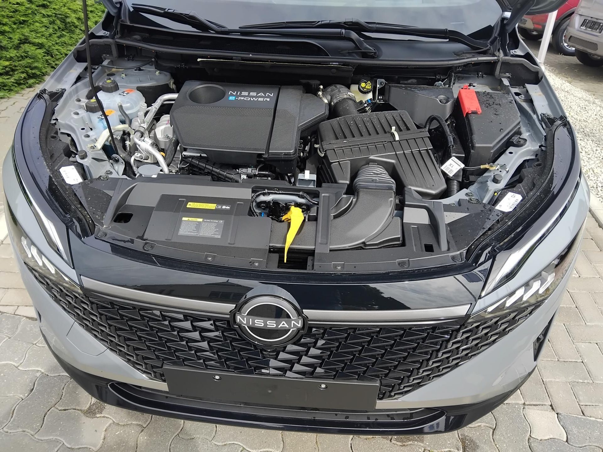 NISSAN QASHQAI 1.5 e-Power Tekna (Automata) MILLIÓS KEDVEZMÉNY!!! MAGASAN FELSZERELT KÜLÖNLEGES BELSŐ TÉR!