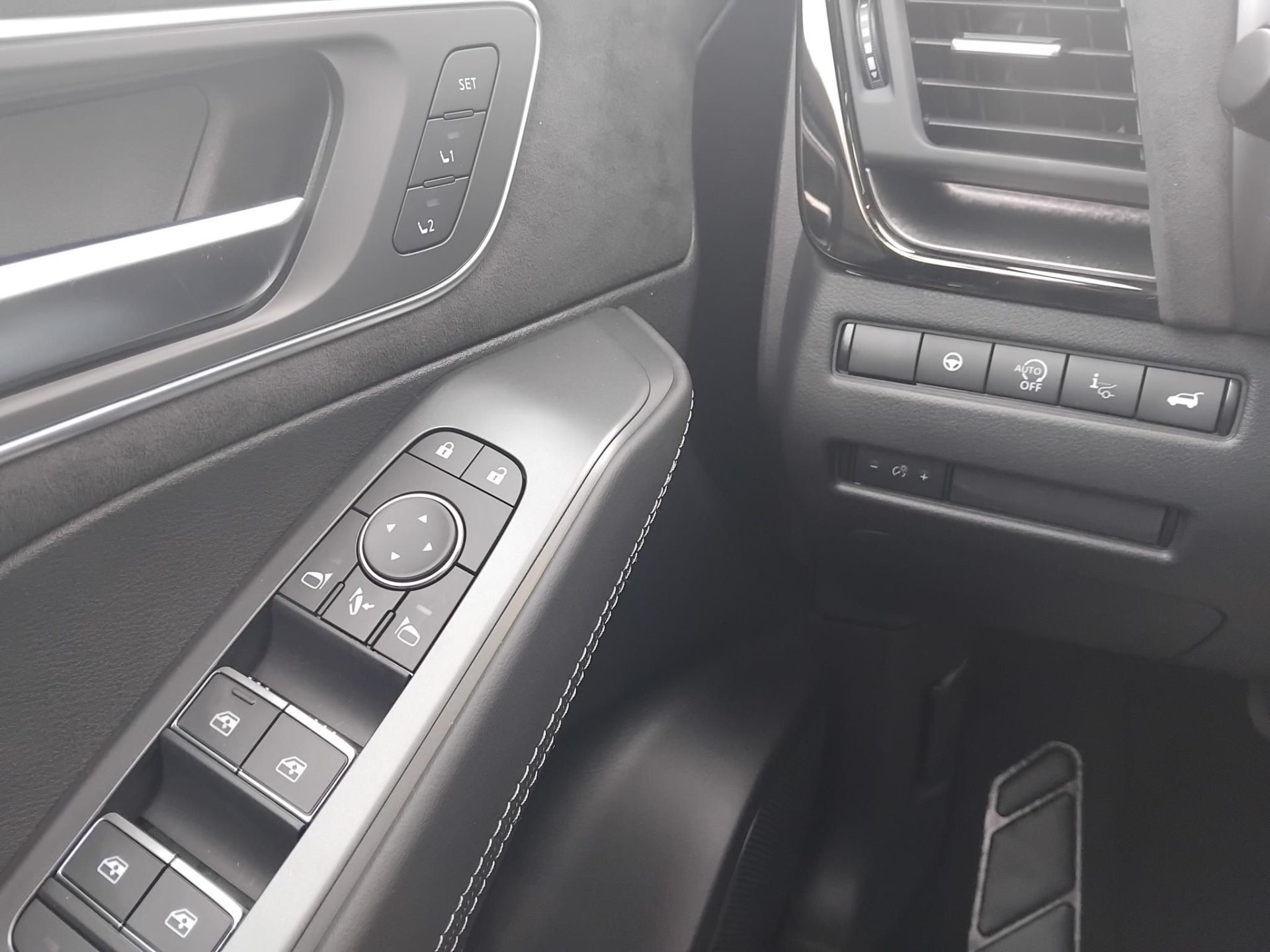 NISSAN QASHQAI 1.3 DIG-T Mild N-Design X-Tronic KÜLÖNLEGES FELSZERELTSÉG KÉSZLETRŐL !!!