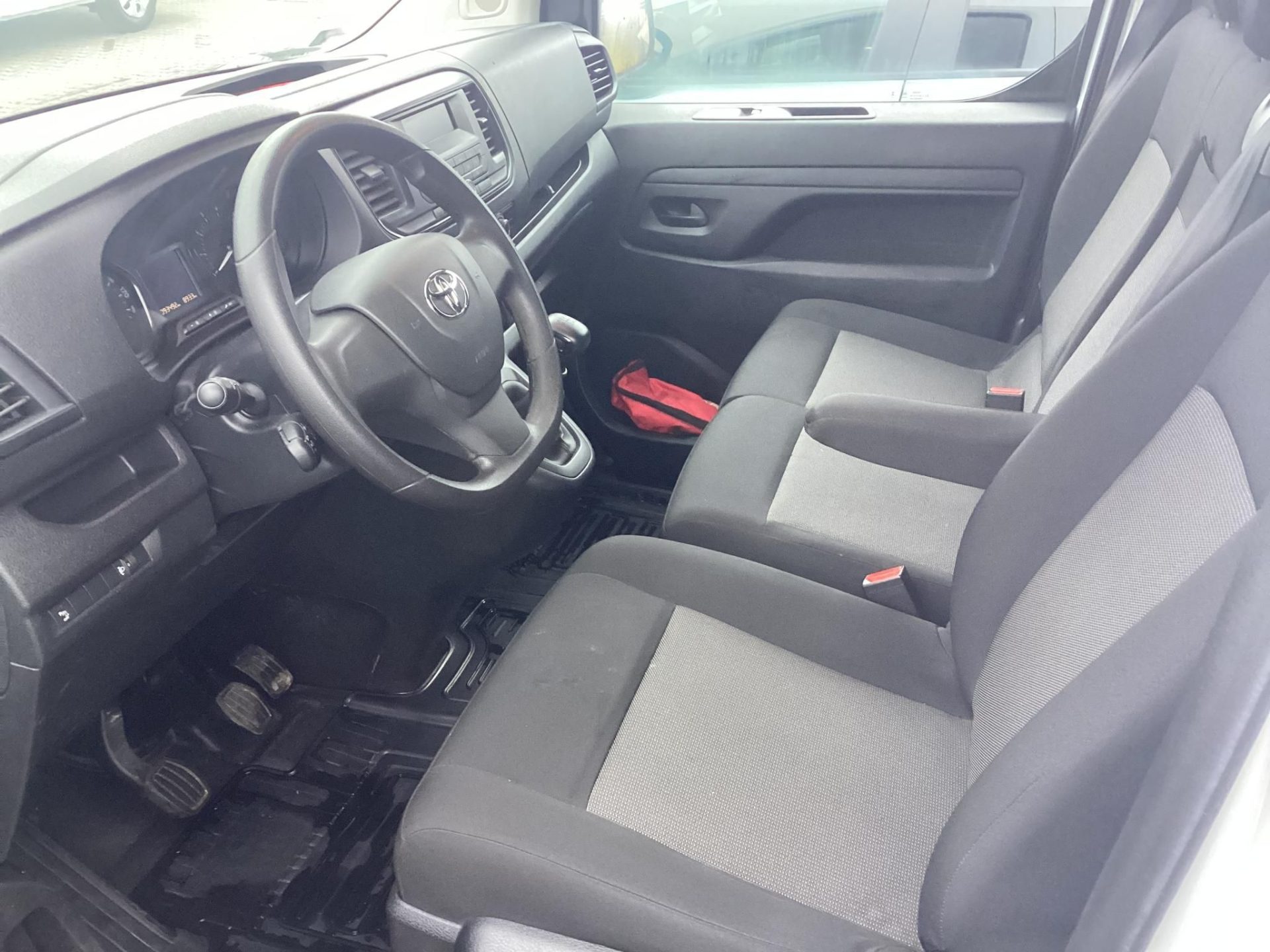 TOYOTA PROACE 2.0 D-4D Active – L1H1 Mo.-i.1.tul. GYÁRI GARANCIA 2029.03.-ig. ! KAVOSZ 3% !