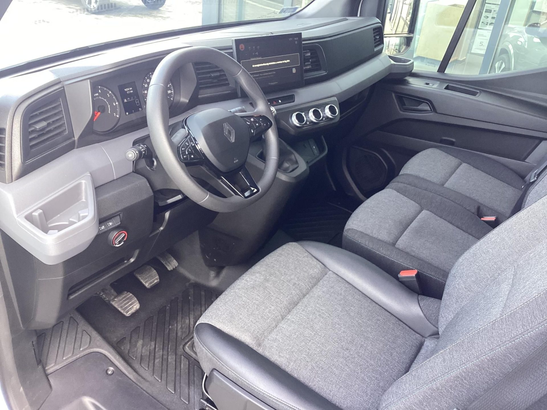 RENAULT MASTER 2.0 dCi 170 L2 GYÁRI GARANCIA 2030.03-ig.v.200e km-ig ! 10 Palettás !