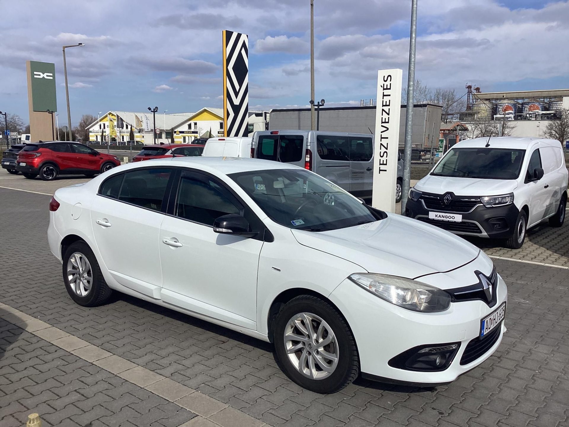 RENAULT FLUENCE 1.5 dCi Limited Mo.-i.még AD-BLUE nélkül !