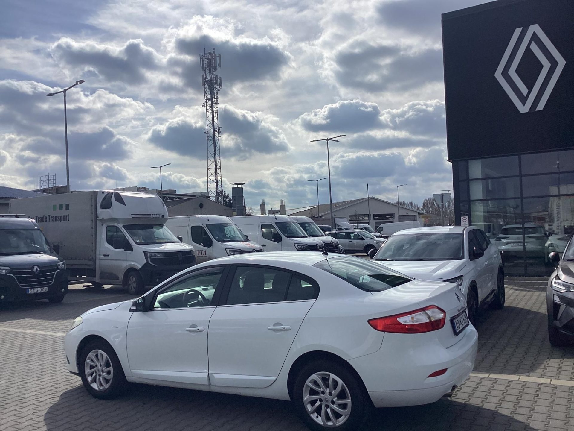 RENAULT FLUENCE 1.5 dCi Limited Mo.-i.még AD-BLUE nélkül !