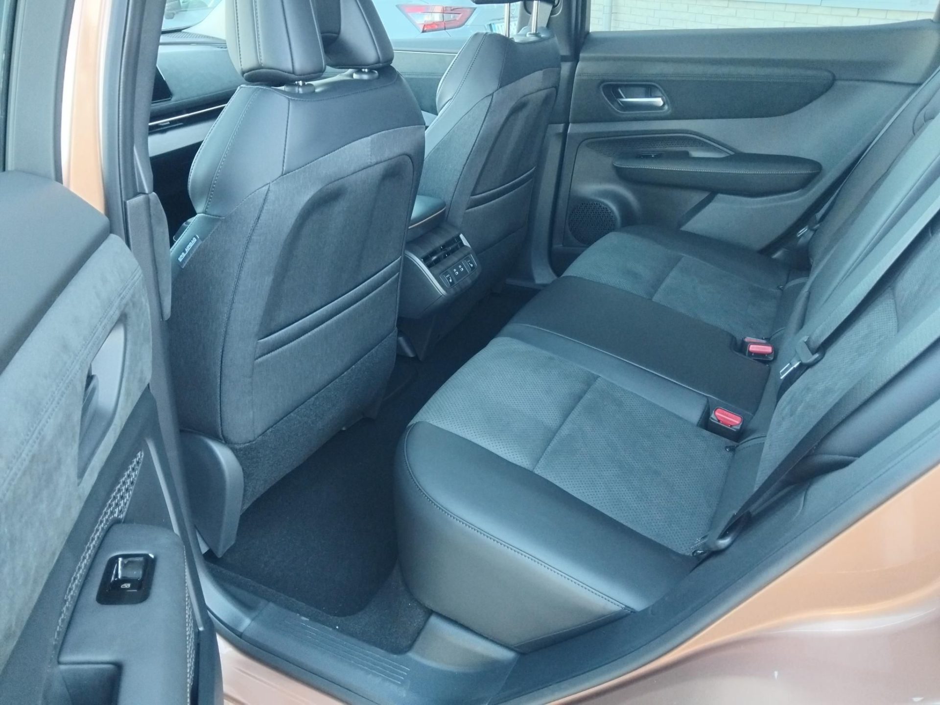 NISSAN ARIYA 87kWh Evolve MILLIÓS KEDVEZMÉNNYEL KÉSZLETRŐL!!!