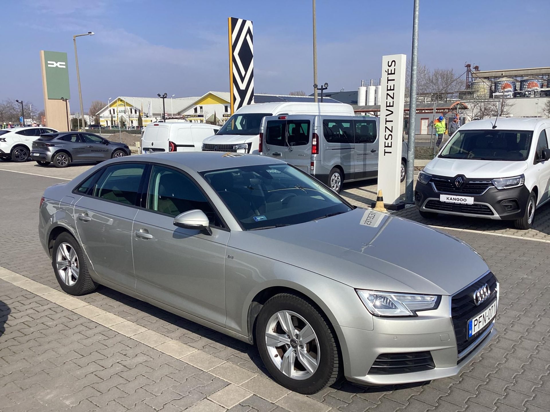 AUDI A4 1.4 TFSI Basis S-tronic Mo.-i .1.tul.! 81e km !!