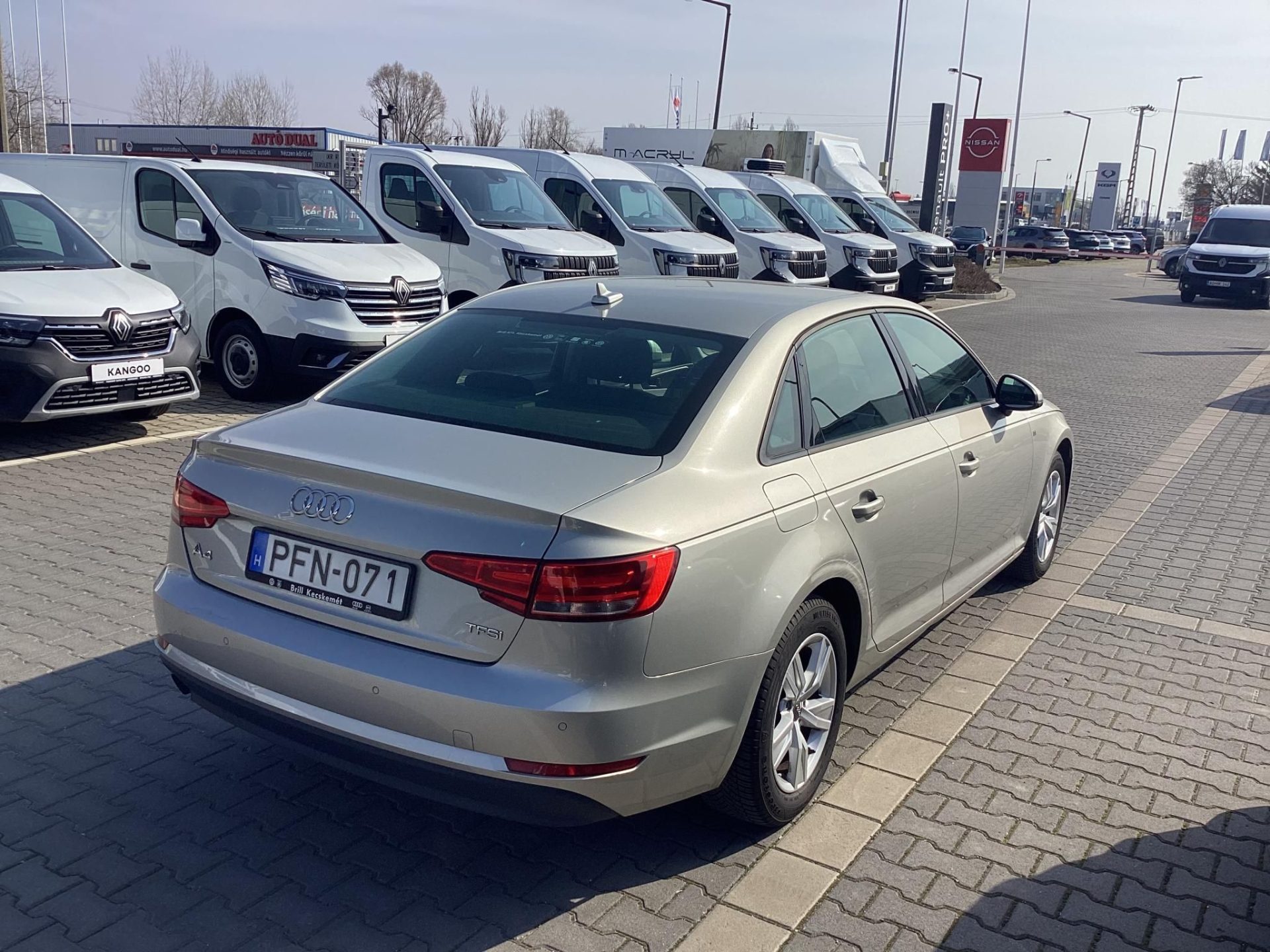 AUDI A4 1.4 TFSI Basis S-tronic Mo.-i .1.tul.! 81e km !!