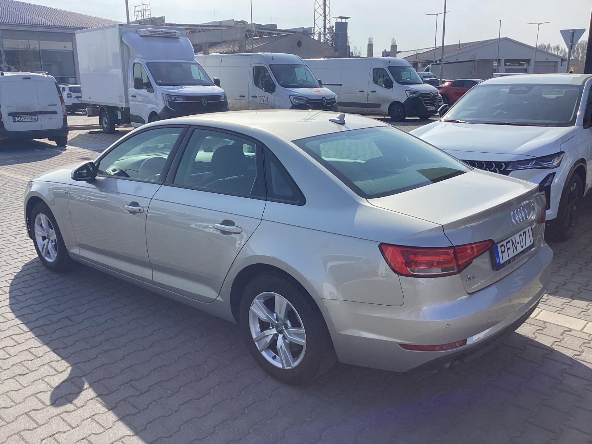 AUDI A4 1.4 TFSI Basis S-tronic Mo.-i .1.tul.! 81e km !!