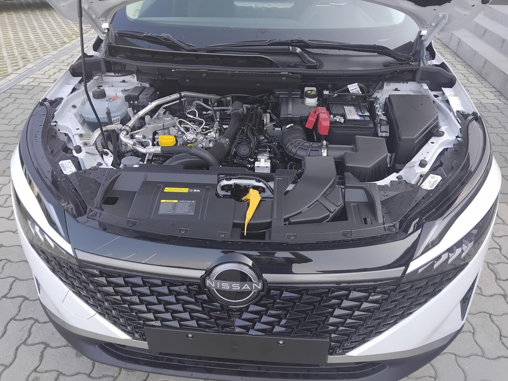 NISSAN QASHQAI 1.3 DIG-T Mild Hybrid N-Connecta TÖBBMILLIÓS KEDVEZMÉNY! MANUÁLIS VÁLTÓ+BI-COLOR ÉS TÉLI CSOMAG!
