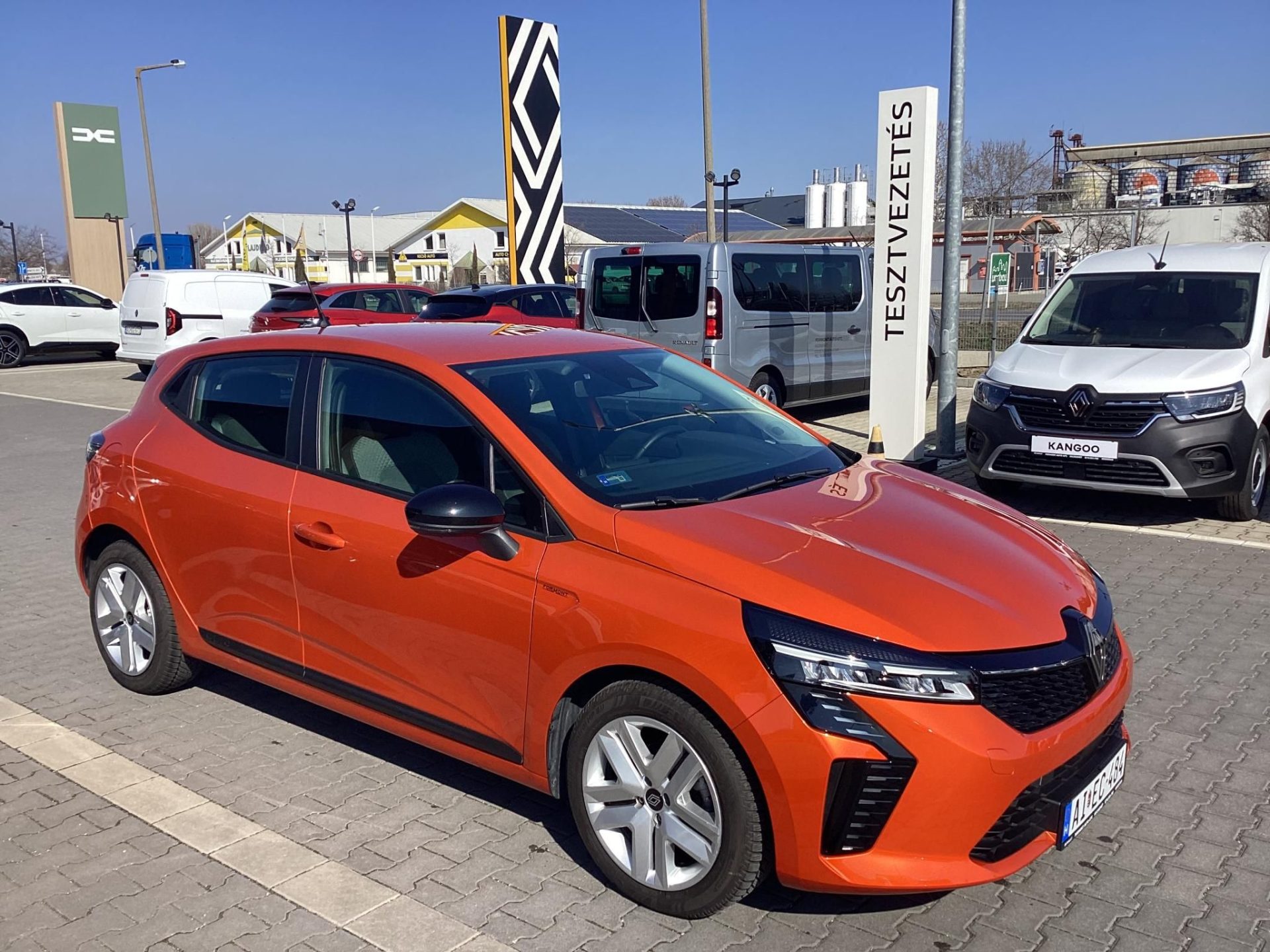 RENAULT CLIO 1.0 TCe Equilibre Mo.-i.13ekm ! GYÁRI GARANCIA 2029.06.-ig v. 100ekm-ig !LED/KEYLESS-GO/ÜLÉSFŰTÉS