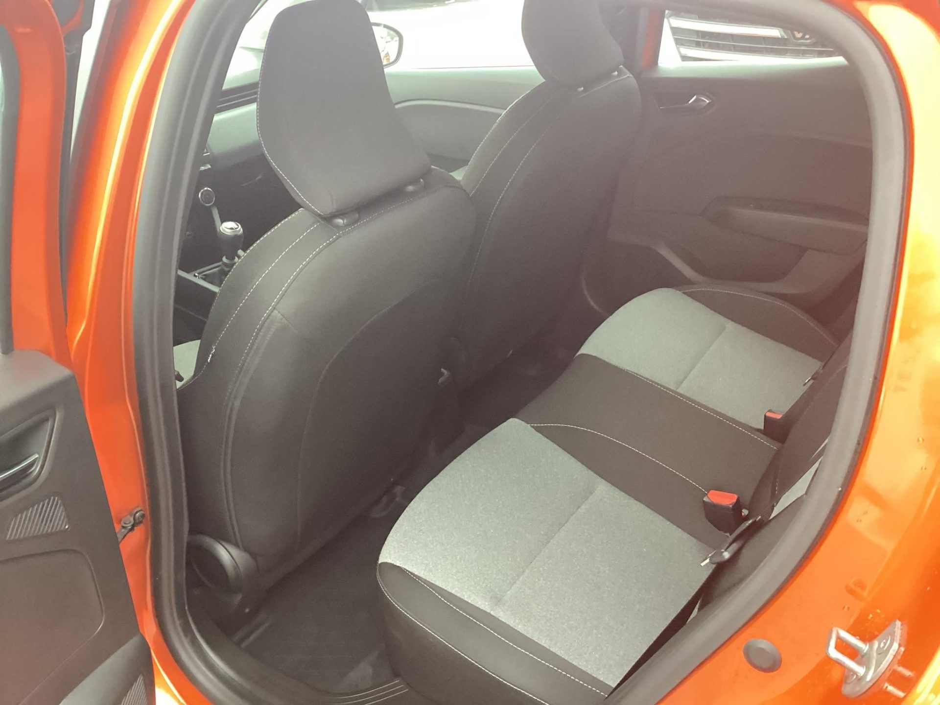 RENAULT CLIO 1.0 TCe Equilibre Mo.-i.13ekm ! GYÁRI GARANCIA 2029.06.-ig v. 100ekm-ig !LED/KEYLESS-GO/ÜLÉSFŰTÉS