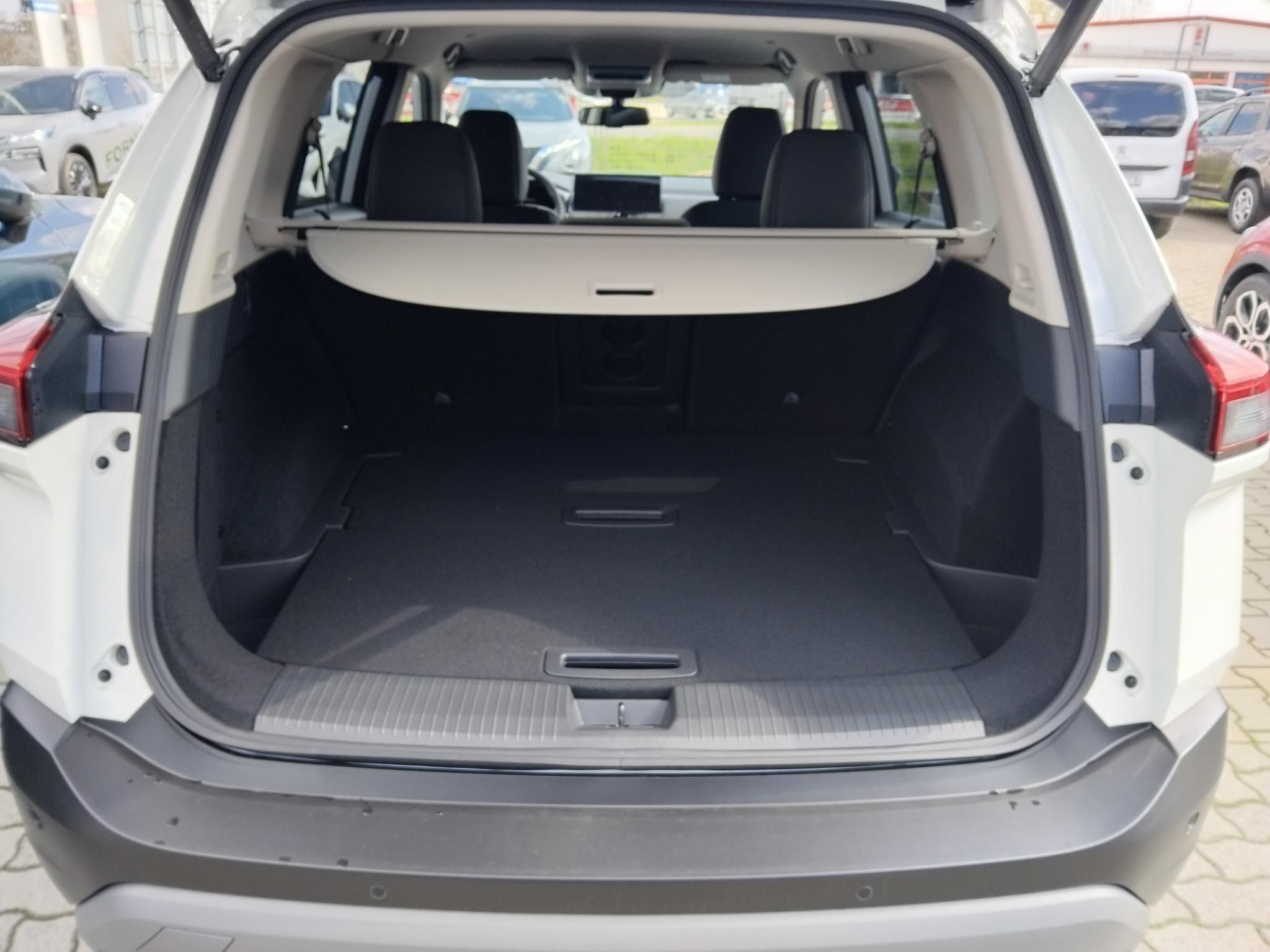 NISSAN X-TRAIL 1.5 VC-T Mild-hybrid N-Connecta Xtronic KIEMELT TÖBBMILLIÓS KEDVEZMÉNNYEL!!!