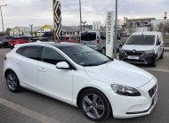 VOLVO V40 2.0 D [D4] Momentum PANORÁMATETŐ/BŐR/TOLATÓKAMERA/NAVI/FŰTHETŐ ÜLÉSEK