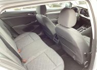 VOLKSWAGEN GOLF VIII Variant 1.5 eTSI ACT Life DSG SZERVÍZKÖNYVES !