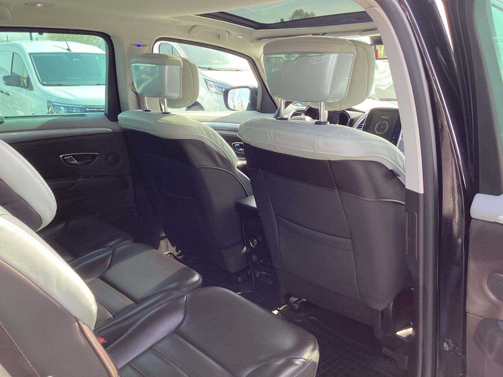 RENAULT ESPACE 1.6 dCi Initiale Paris 4Control EDC6 (7 személyes ) BOSE/LED/NAVI/4CONTROL/KAMERA/KORMÁNYFŰTÉS/MASSZÍROZÓS ÜLÉSEK ELÖL