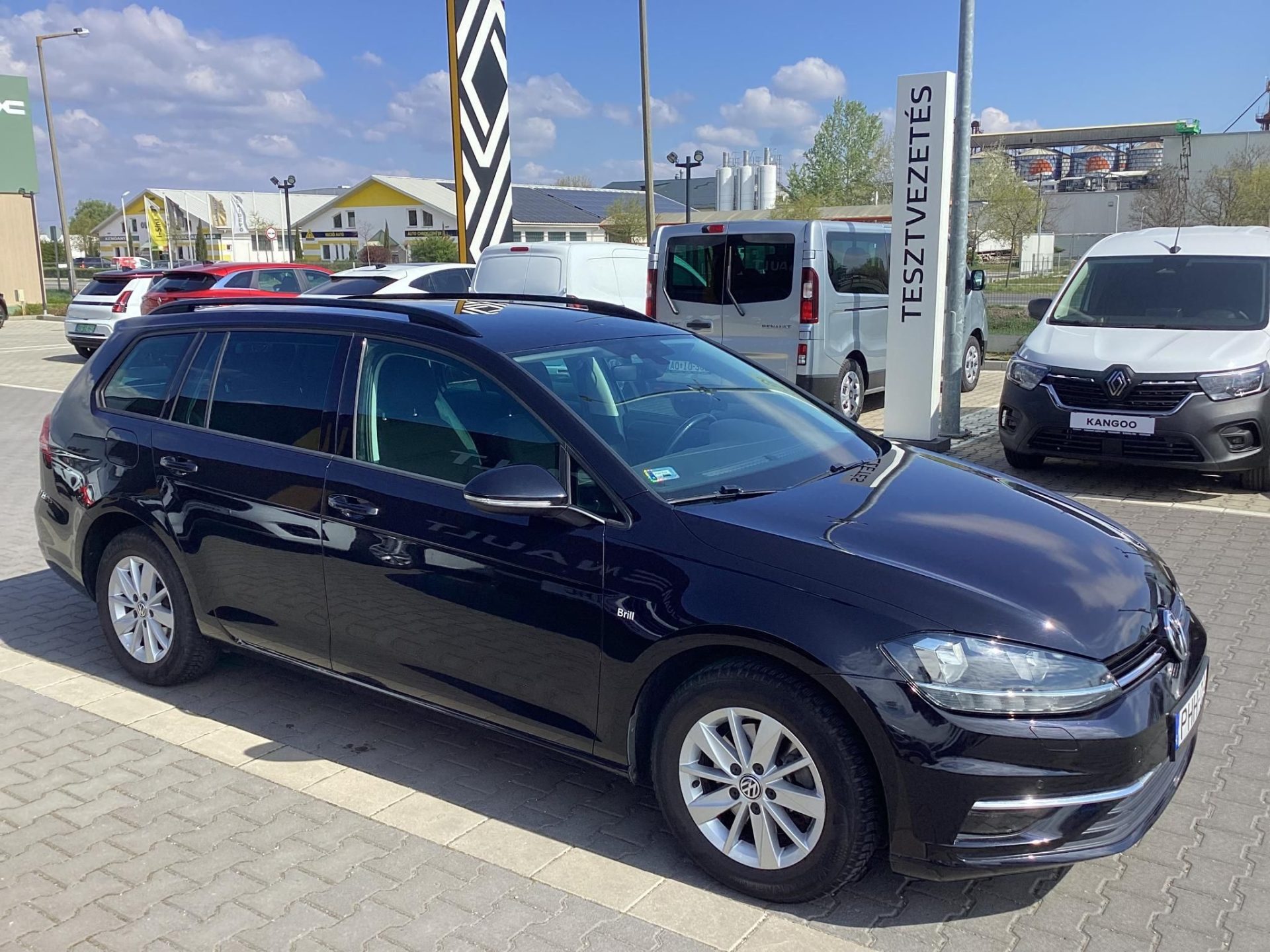 VOLKSWAGEN GOLF Sportsvan 1.4 TSI BMT Comfortline Mo.-i.95e km!