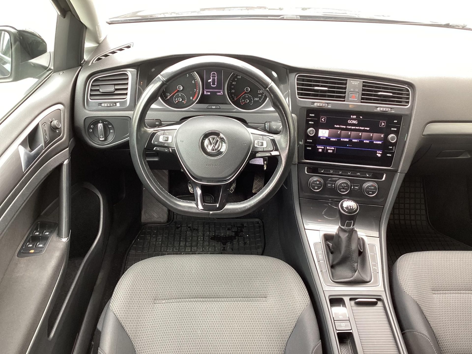 VOLKSWAGEN GOLF Sportsvan 1.4 TSI BMT Comfortline Mo.-i.95e km!