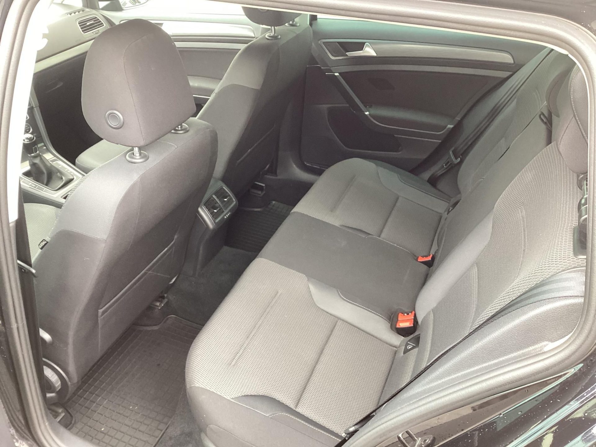 VOLKSWAGEN GOLF Sportsvan 1.4 TSI BMT Comfortline Mo.-i.95e km!