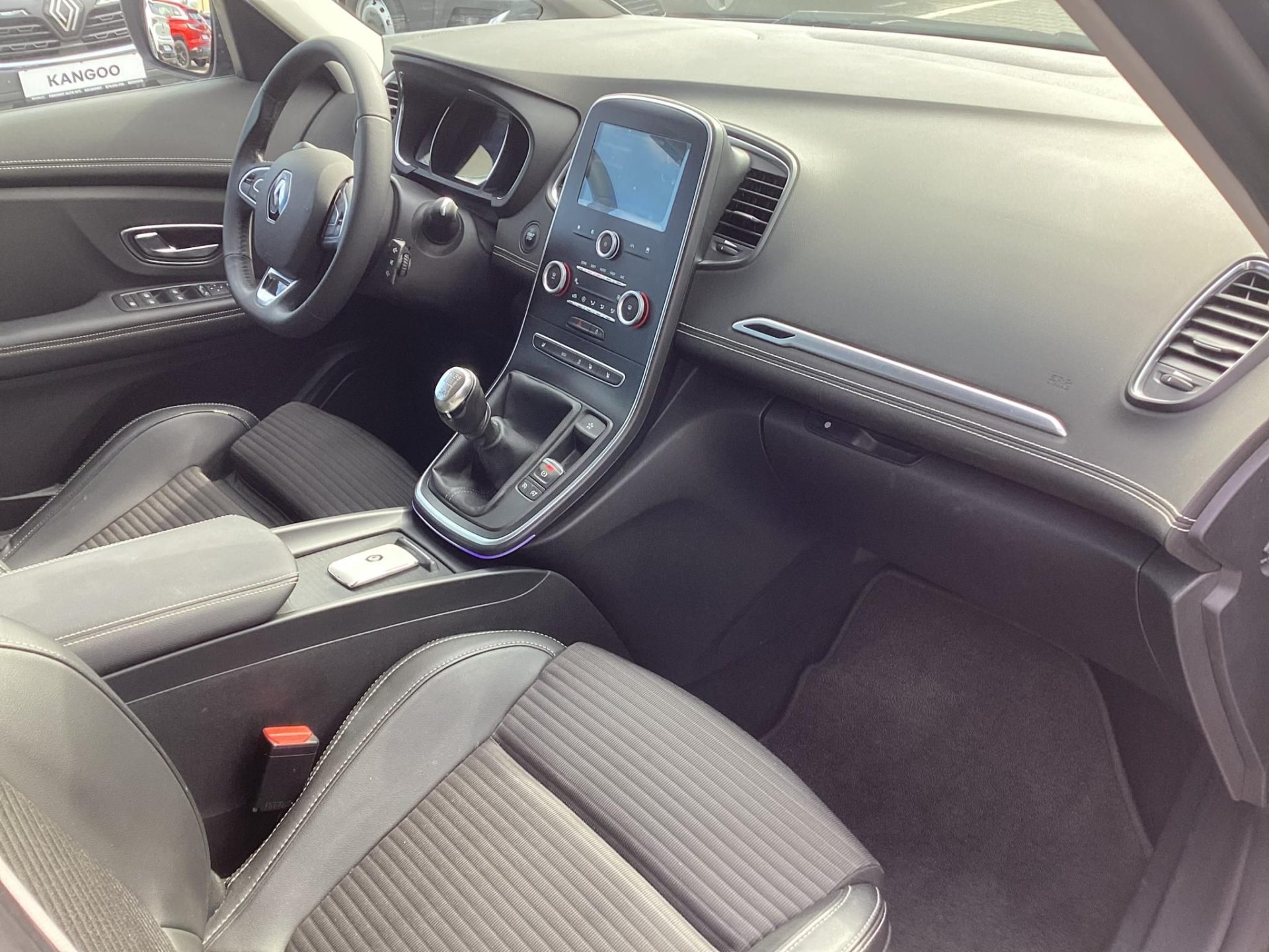 RENAULT GRAND SCENIC Scénic 1.2 TCe Intens (7 személyes ) Mo.-i.1.tul.! 99e km !MASSZÍROZÓS ÜLÉS/NAVIGÁCIÓ/FŰTHETŐ ÜLÉSEK/KEYLESS