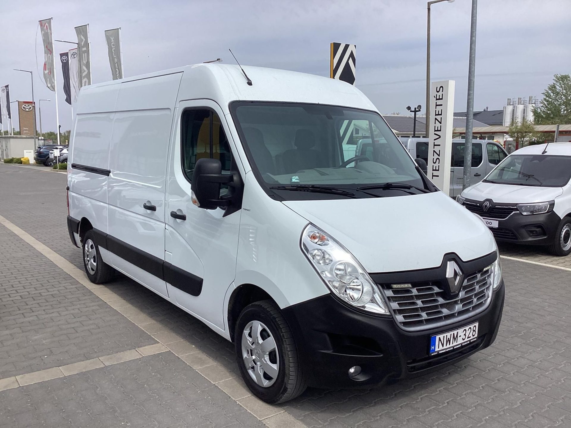RENAULT MASTER 2.3 dCi 125 L2H2 3,3t Pack Comfort Mo.-i.1.tul.! DUPLA TOLÓAJTÓ/2.5T HOROG/KLÍMA/NEM AD-BLUE-s !!