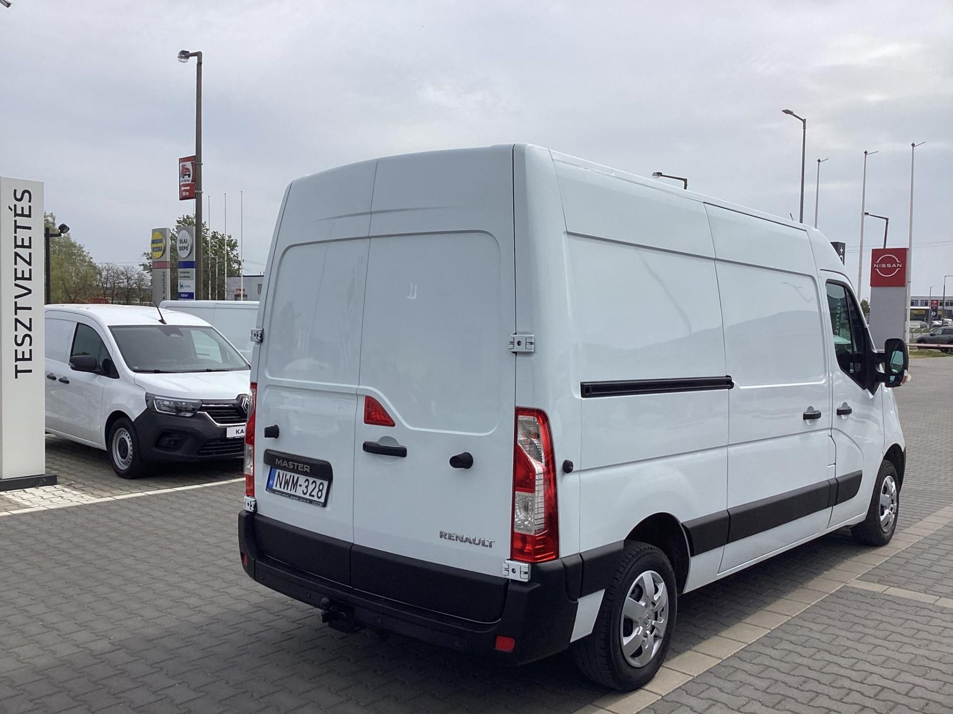 RENAULT MASTER 2.3 dCi 125 L2H2 3,3t Pack Comfort Mo.-i.1.tul.! DUPLA TOLÓAJTÓ/2.5T HOROG/KLÍMA/NEM AD-BLUE-s !!