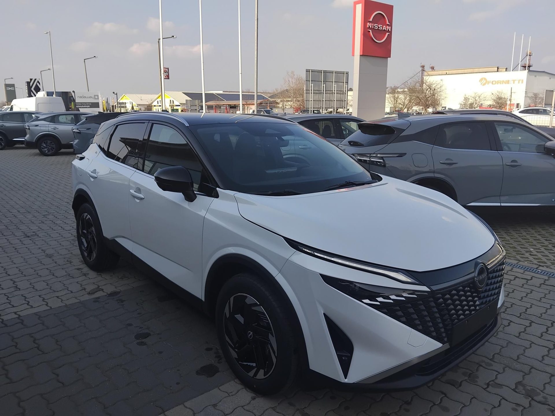 NISSAN QASHQAI 1.3 DIG-T Mild Hybrid N-Connecta EXTRA EGYEDI KEDVEZMÉNNYEL! MANUÁLIS VÁLTÓ+BI-COLOR ÉS TÉLI CSOMAG!