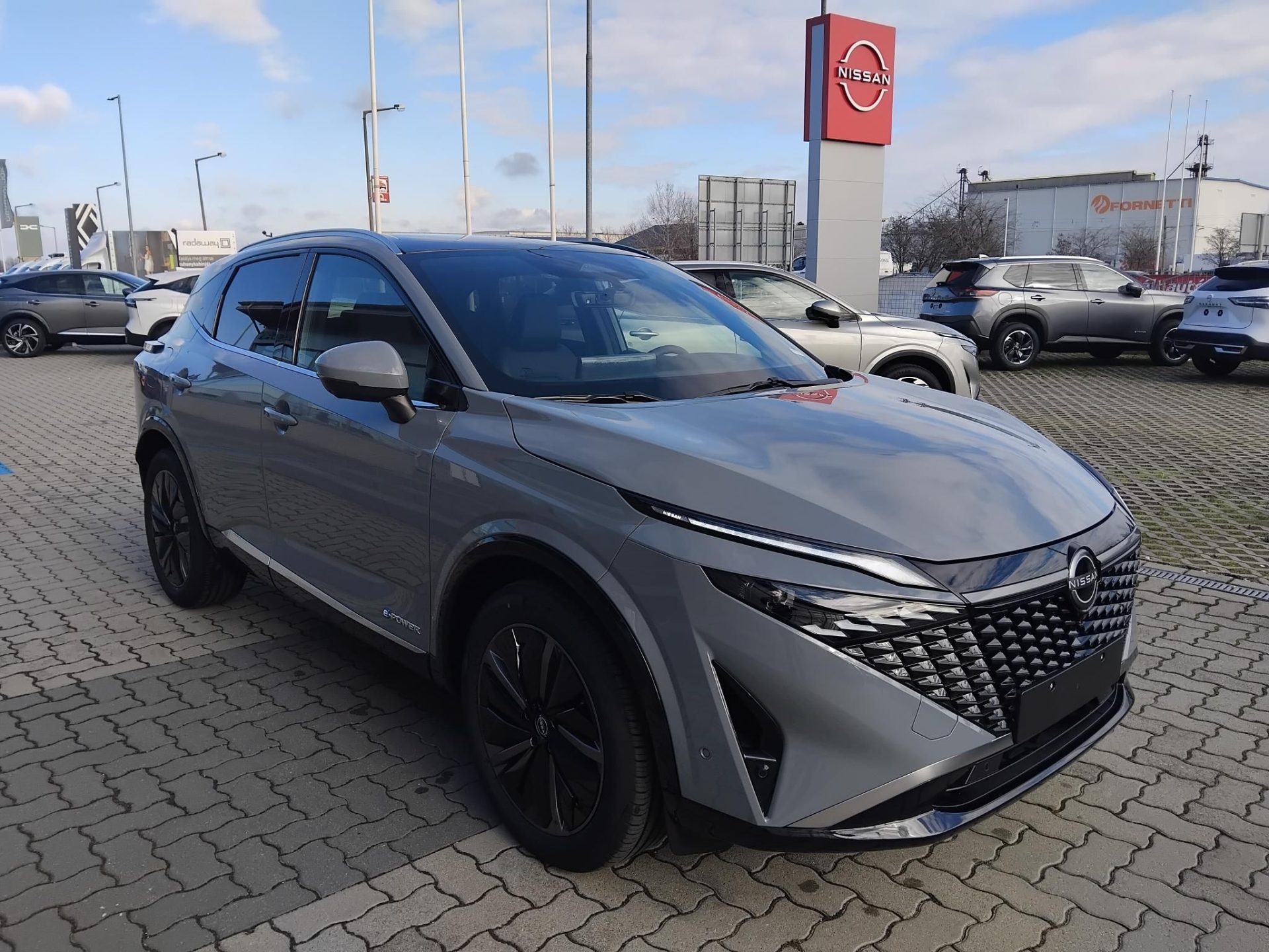 NISSAN QASHQAI 1.5 e-Power Tekna (Automata) EXTRA EGYEDI KEDVEZMÉNNYEL!!! MAGASAN FELSZERELT KÜLÖNLEGES BELSŐ TÉR!