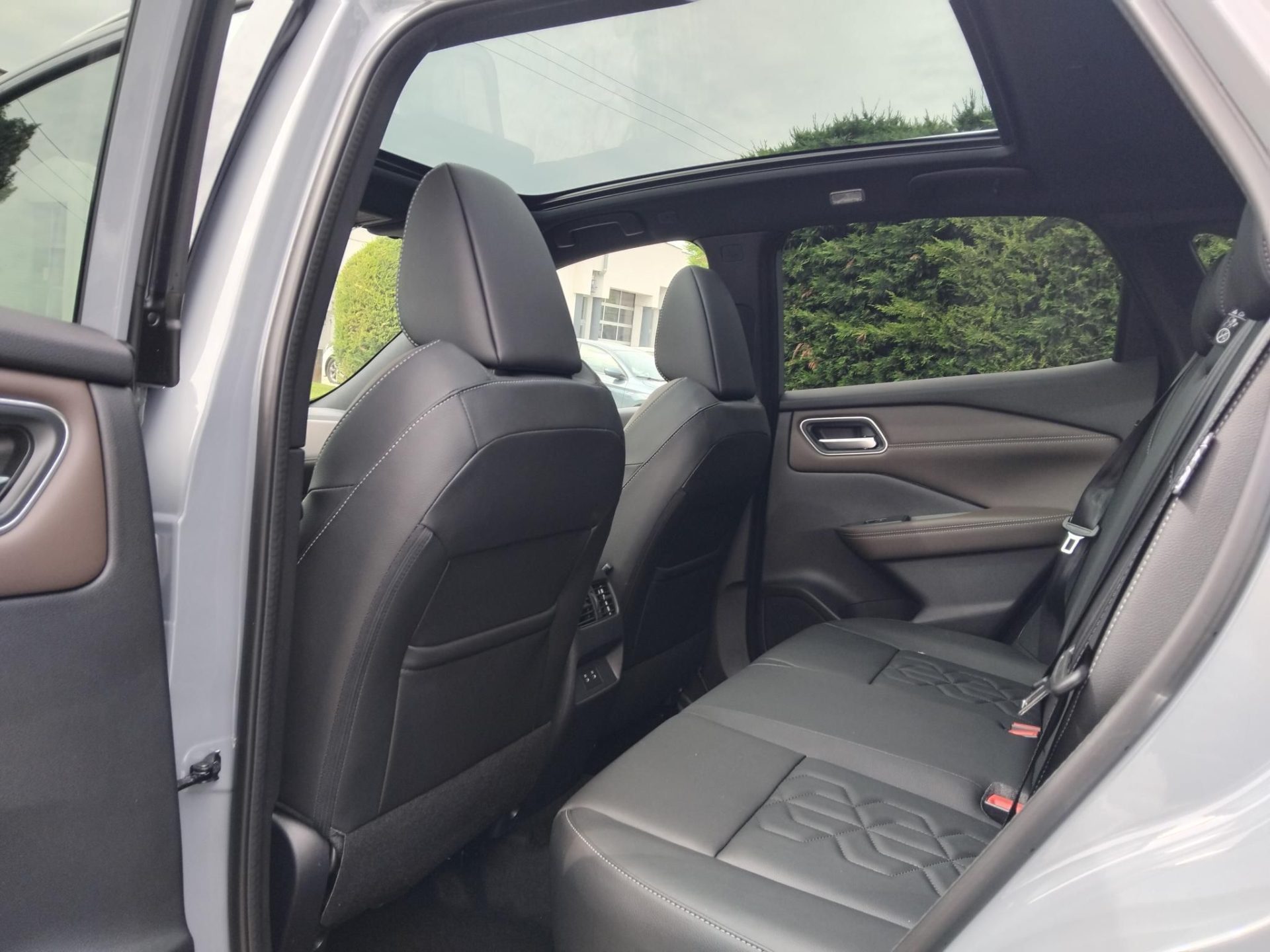 NISSAN QASHQAI 1.5 e-Power Tekna (Automata) EXTRA EGYEDI KEDVEZMÉNNYEL!!! MAGASAN FELSZERELT KÜLÖNLEGES BELSŐ TÉR!