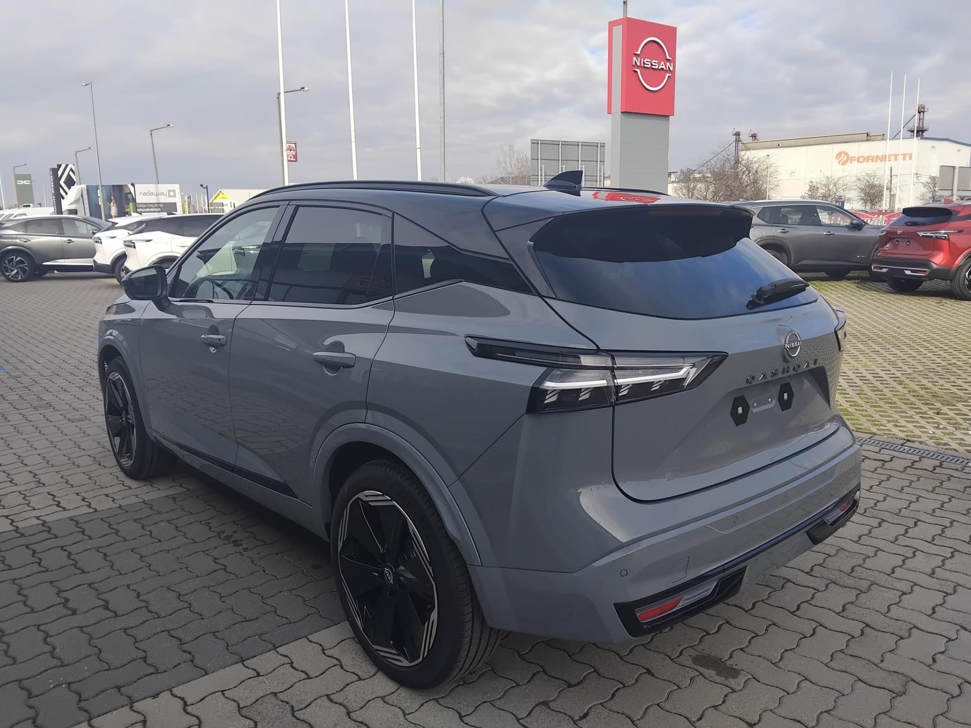 NISSAN QASHQAI 1.3 DIG-T Mild N-Design X-Tronic KÜLÖNLEGES FELSZERELTSÉG KÉSZLETRŐL !!!