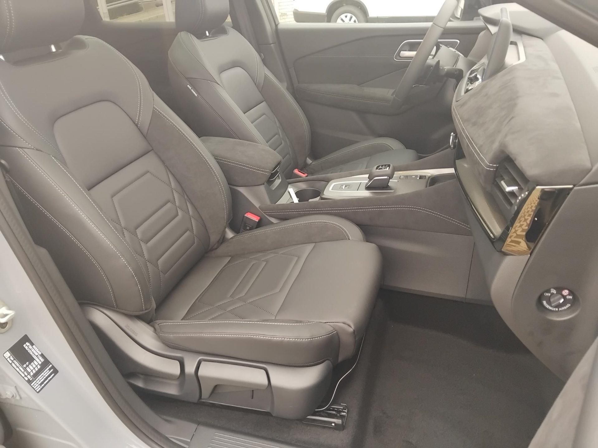 NISSAN QASHQAI 1.3 DIG-T Mild N-Design X-Tronic KÜLÖNLEGES FELSZERELTSÉG KÉSZLETRŐL !!!