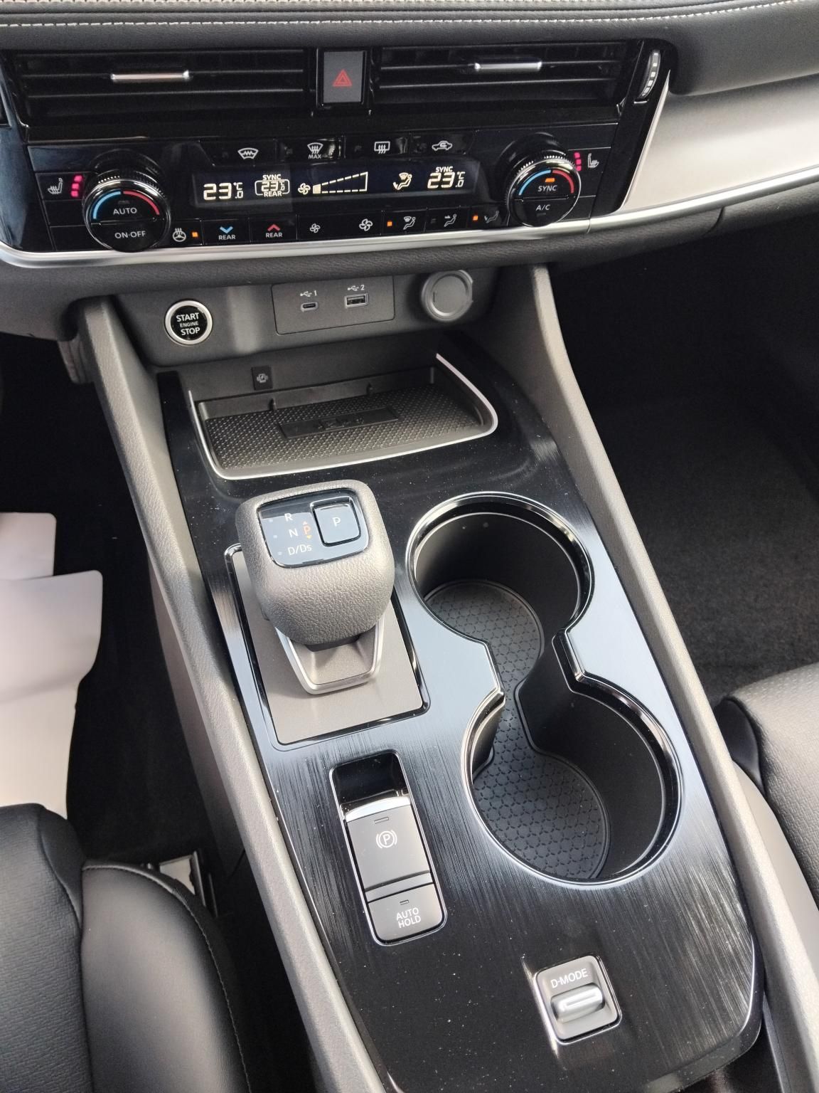 NISSAN X-TRAIL 1.5 VC-T Mild-hybrid N-Connecta Xtronic KIEMELT EGYEDI TÖBBMILLIÓS KEDVEZMÉNNYEL!!!