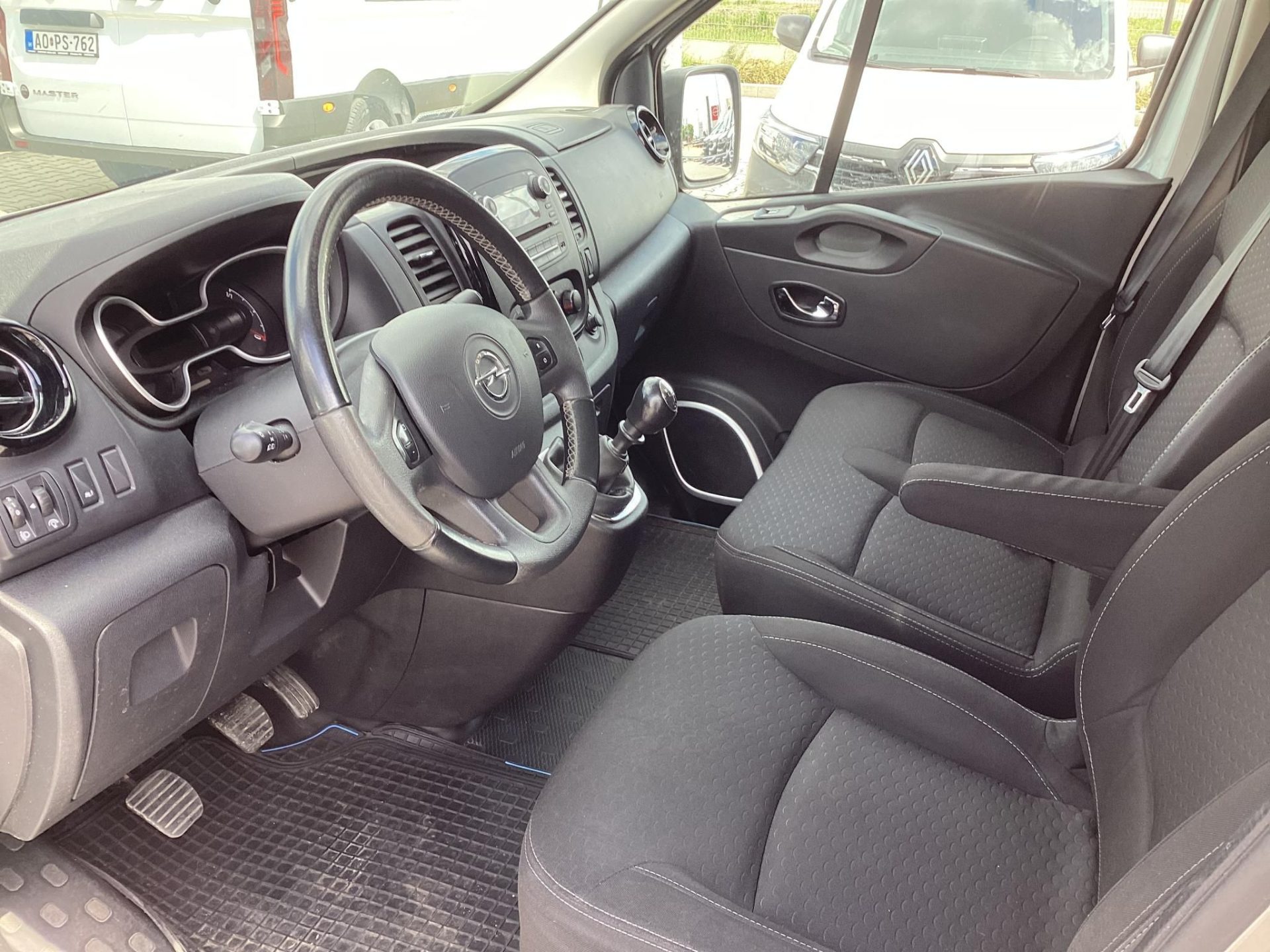 OPEL VIVARO 1.6 CDTI L2H1 2.9t Euro 6 Mo.-i.2.tul.! 182ekm !!
