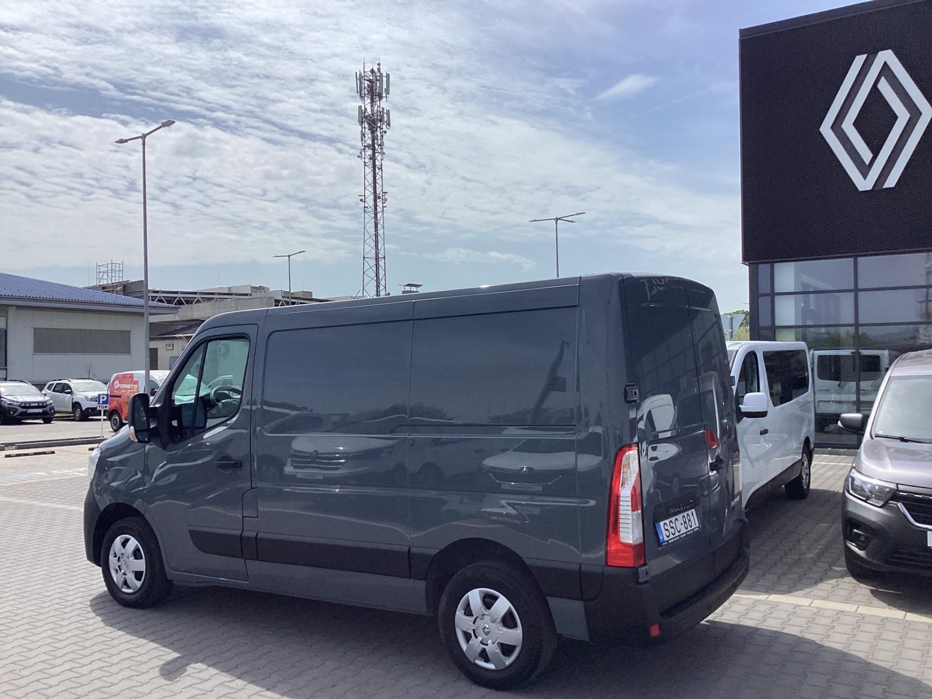 RENAULT MASTER 2.3 dCi 180 L1H1 3,5t Pack Comfort (Automata) Mo.-i ! 108e km !! AUT.VÁLTÓ !
