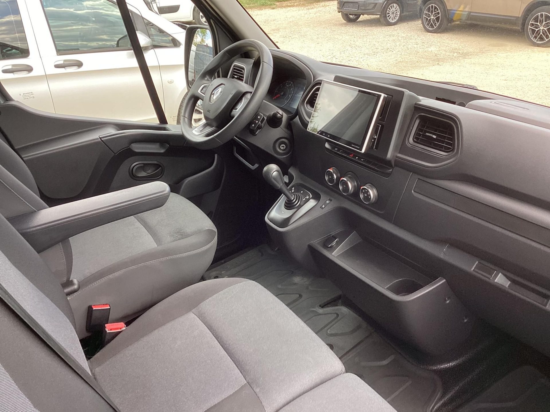 RENAULT MASTER 2.3 dCi 180 L1H1 3,5t Pack Comfort (Automata) Mo.-i ! 108e km !! AUT.VÁLTÓ !