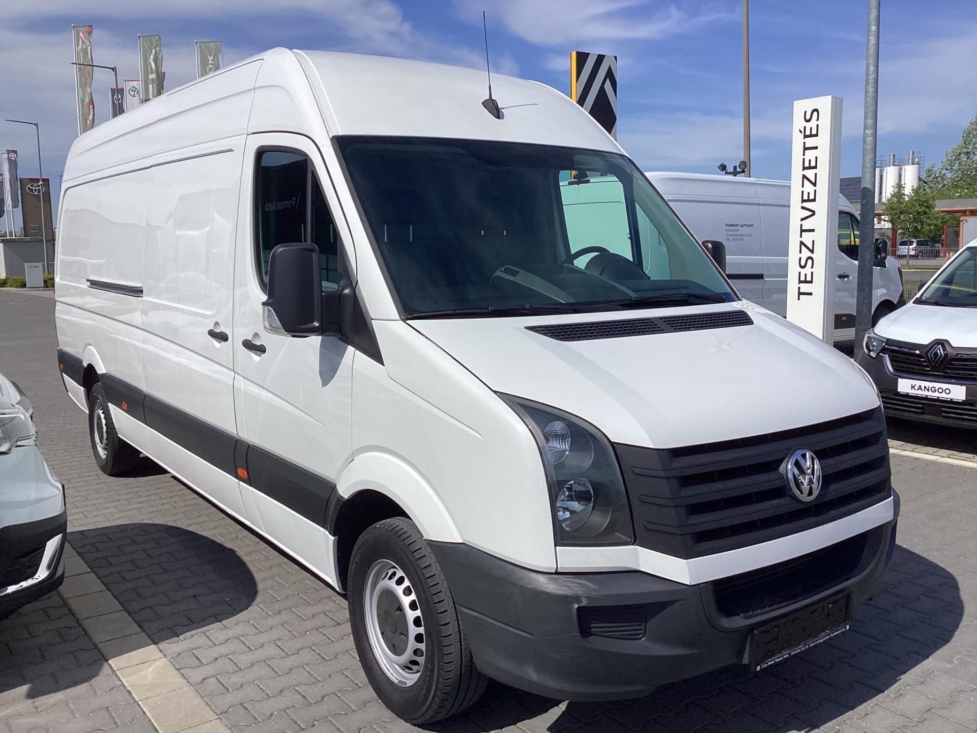 VOLKSWAGEN CRAFTER 2.0 CR TDI 35 L4H2 MAXI MÉRET! FRISS NAGYSZERVÍZ UTÁN ! KLÍMA ! BURKOLT RAKTÉR !