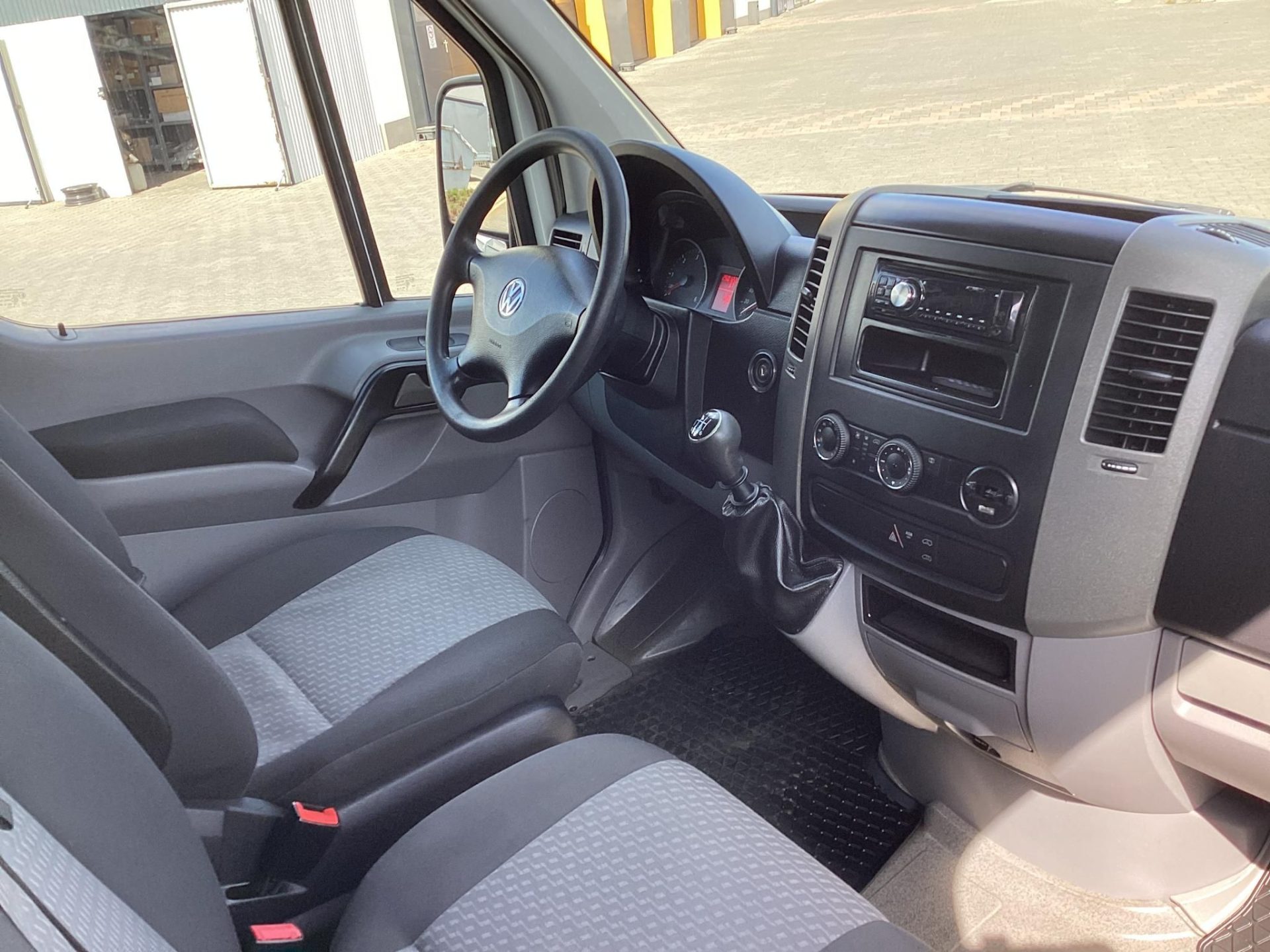 VOLKSWAGEN CRAFTER 2.0 CR TDI 35 L4H2 MAXI MÉRET! FRISS NAGYSZERVÍZ UTÁN ! KLÍMA ! BURKOLT RAKTÉR !