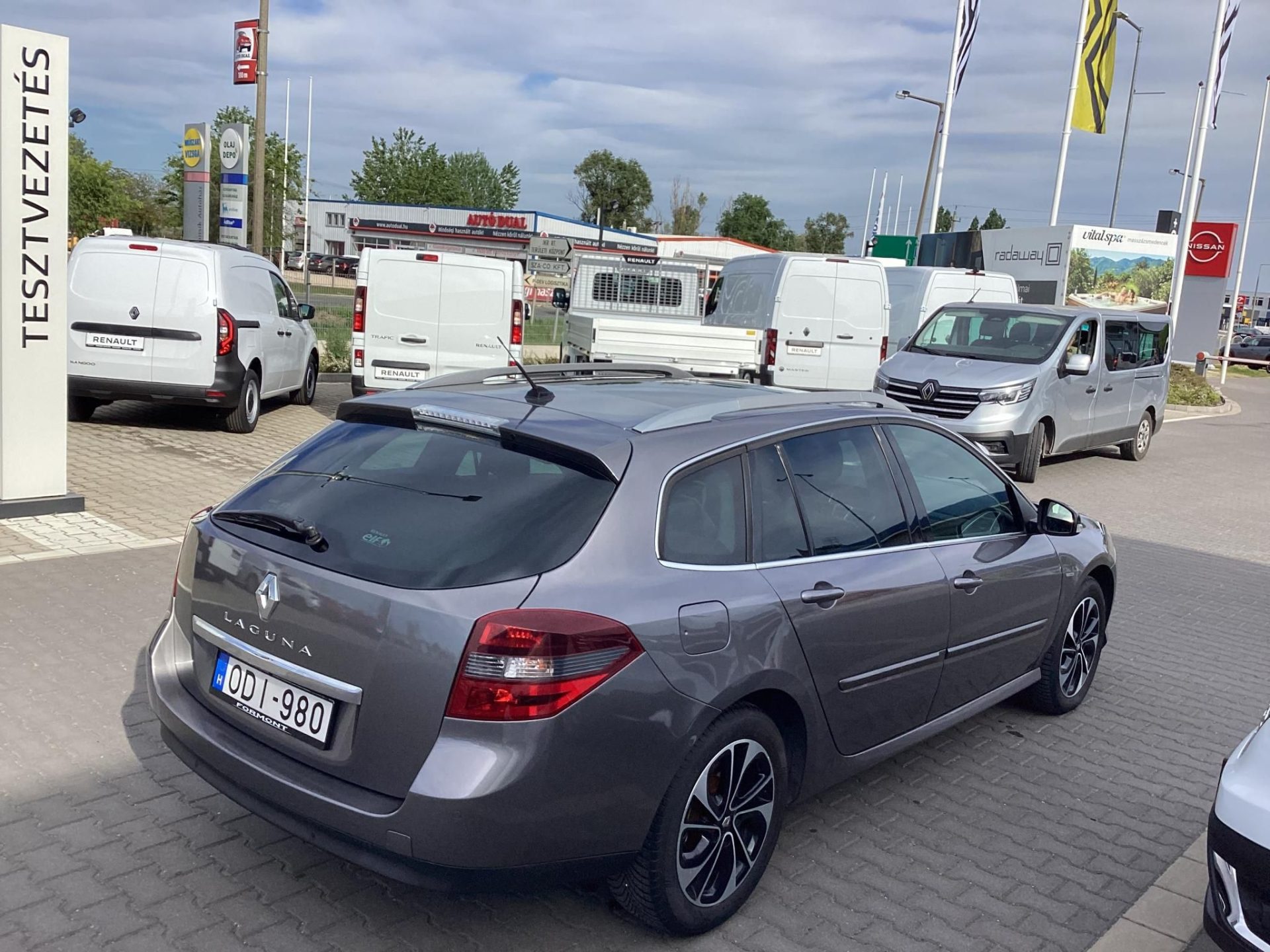 RENAULT LAGUNA Grandtour 1.5 dCi /BOSE HIFI/DUPLA EL.PANORÁMATETŐ/NAVI/KEYLESS-GO
