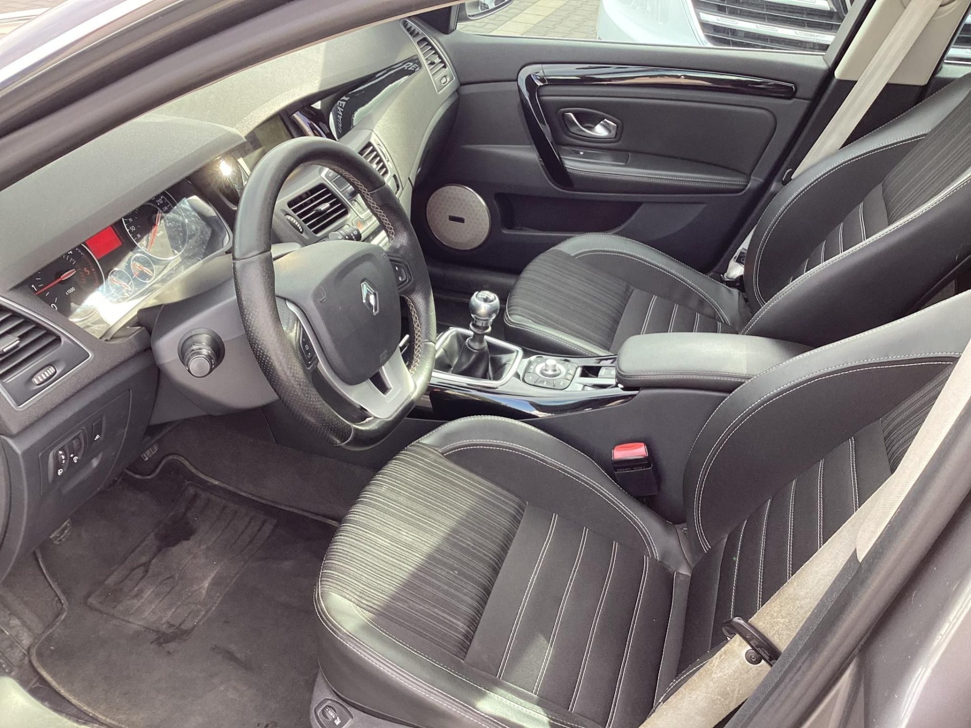 RENAULT LAGUNA Grandtour 1.5 dCi /BOSE HIFI/DUPLA EL.PANORÁMATETŐ/NAVI/KEYLESS-GO