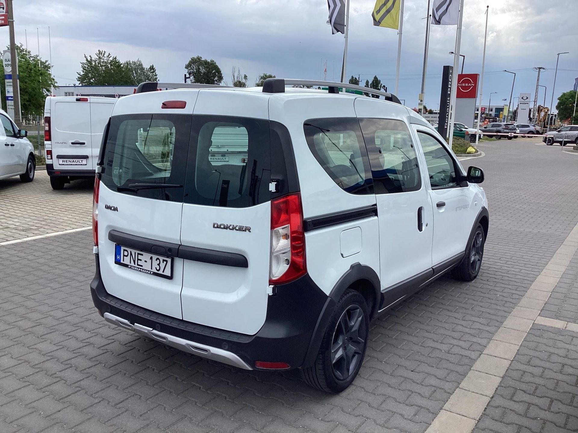 DACIA DOKKER 1.5 dCi Stepway Mo.-i / GYÁRI NAVIGÁCIÓ/DUPLA TOLÓAJTÓ !